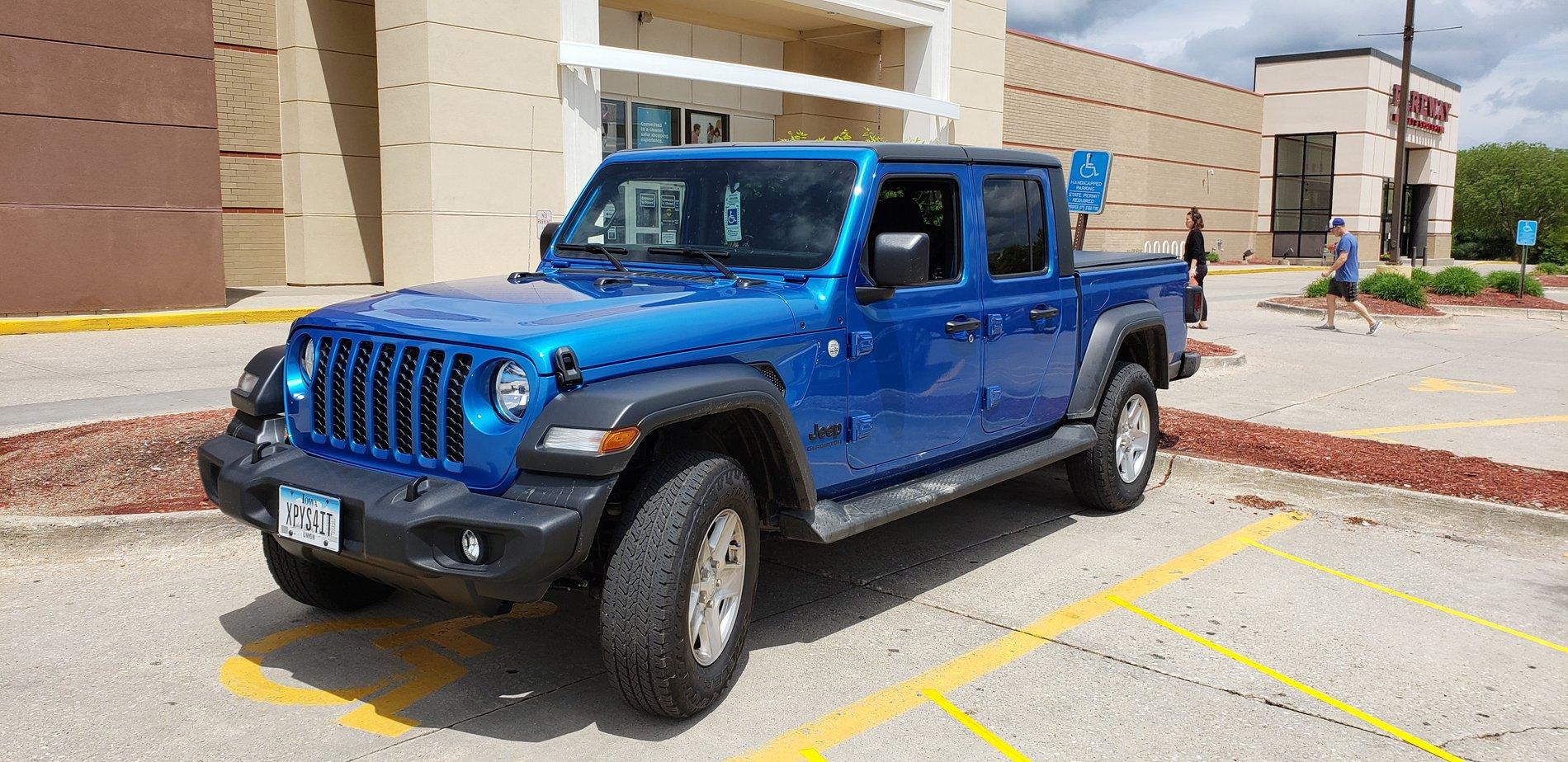 Jeep Gladiator Hydro Blue Pearl (touch up paint)? 20200525_125117