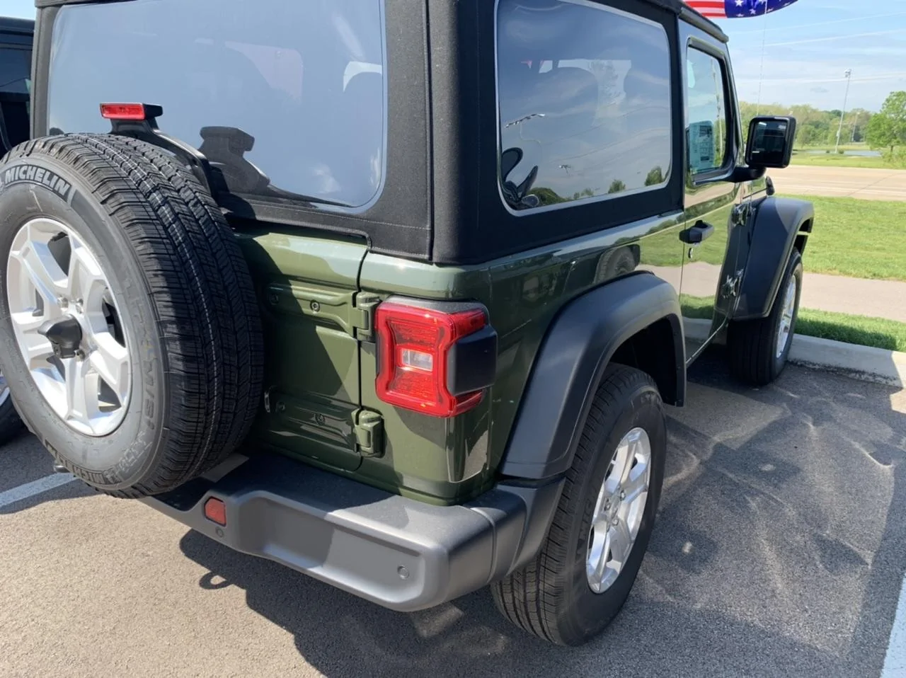 Jeep Gladiator Is this a new orange color for the 2021 Gladiator? 69EF5A62-2DF3-4929-A945-CED918ED8690