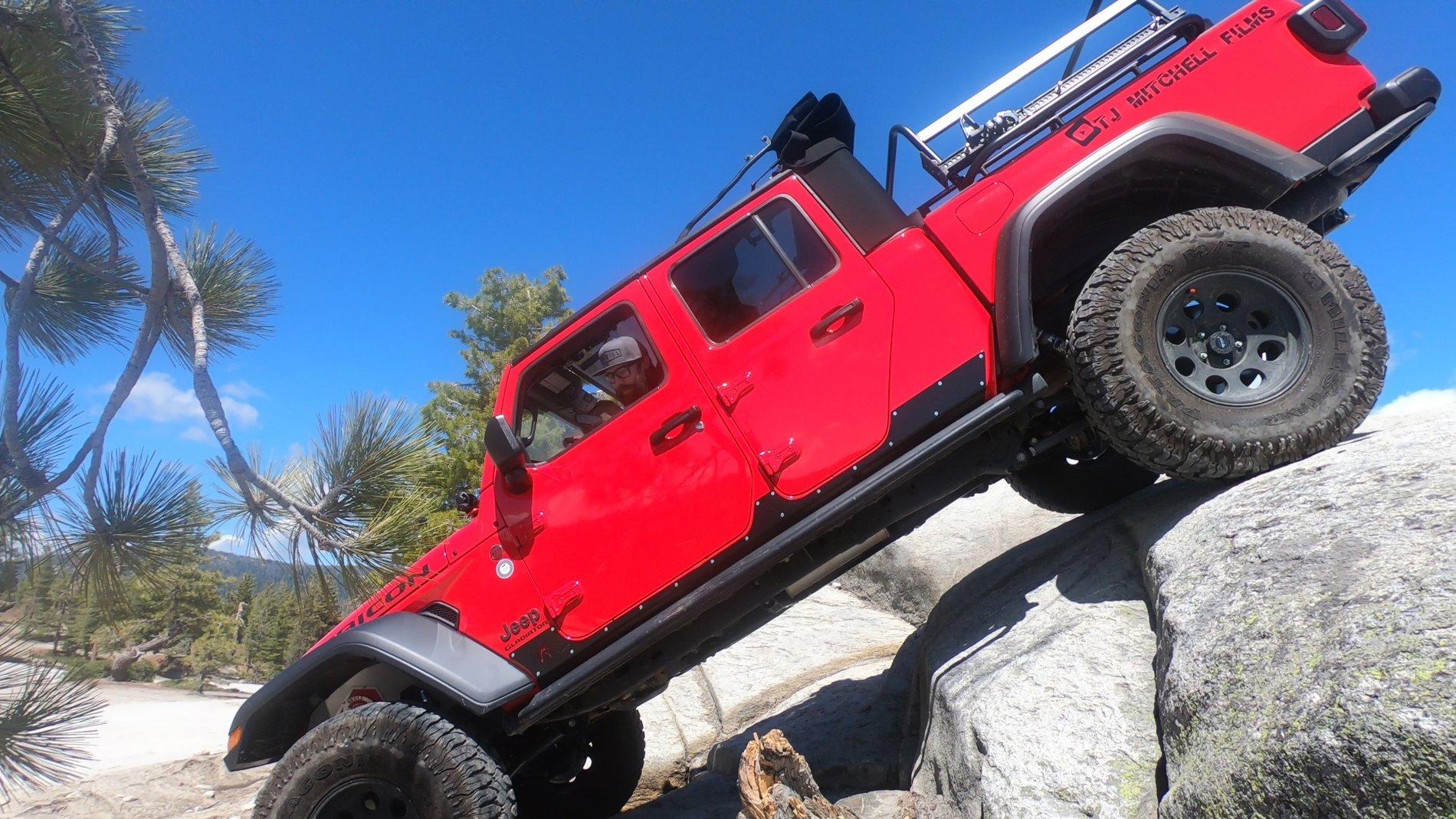 Jeep Gladiator FIRECRACKER RED Gladiator JT Club CFB28A96-8F01-40AE-B9DA-059BE69BAFA7