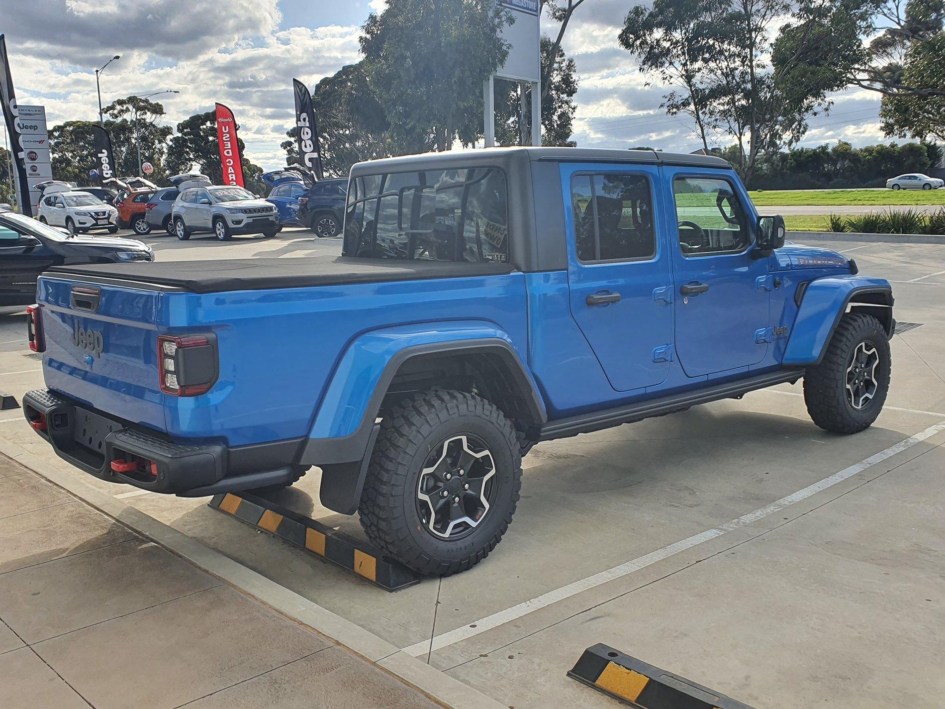 Jeep Gladiator Any news on launch date 5CD1ACC9-AF37-44EB-A135-AA36981B6DE7