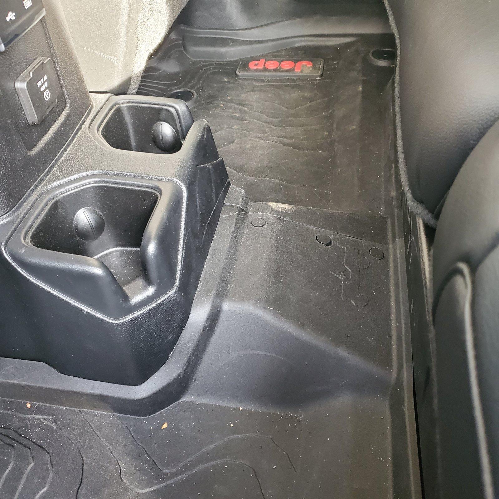 Jeep Gladiator wtb RED Letter logo Slush Matt's my 2020 came with Black 20200529_190546
