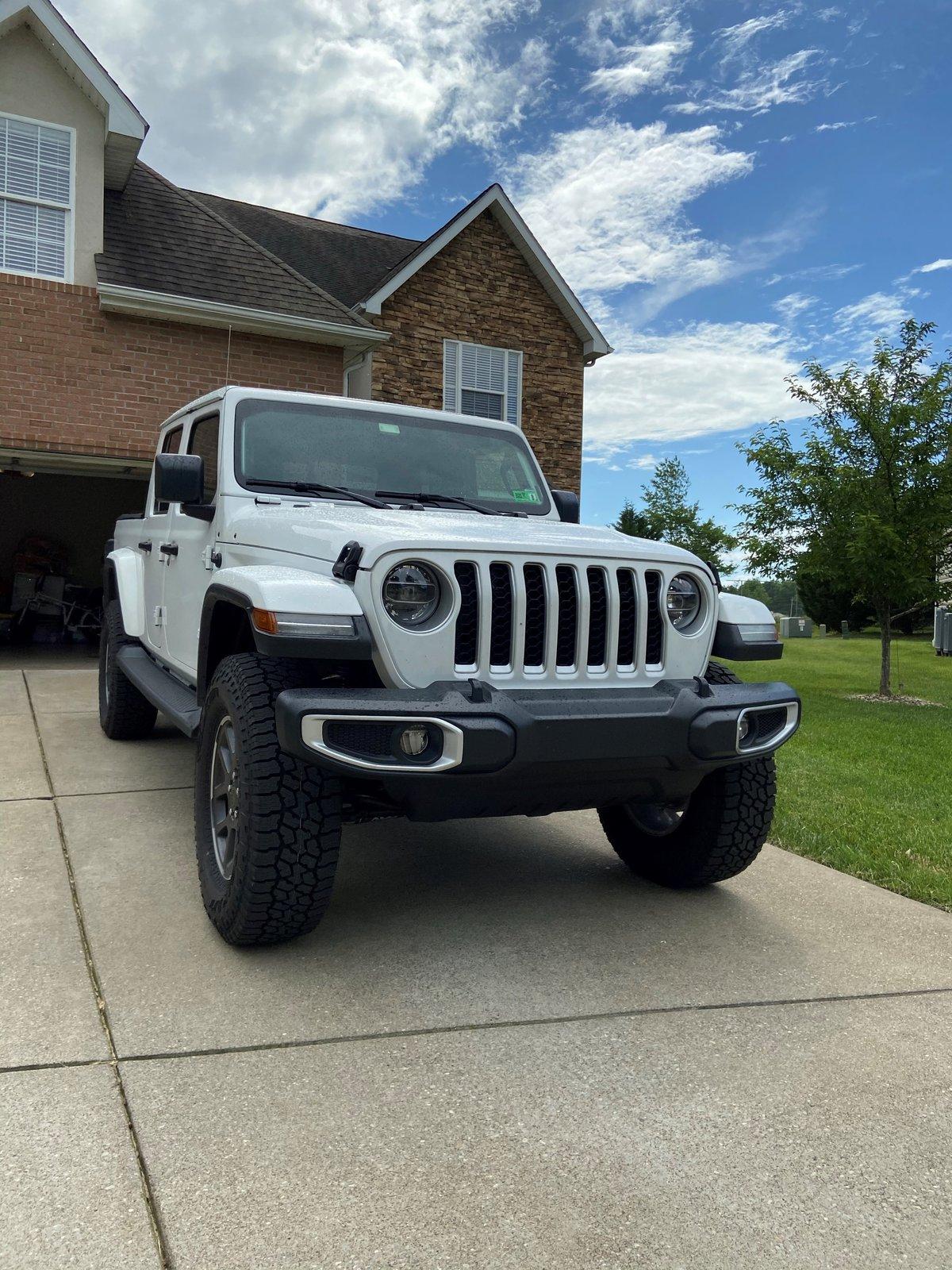 Jeep Gladiator Gladiators on Mopar 2" Lift Kit jt1