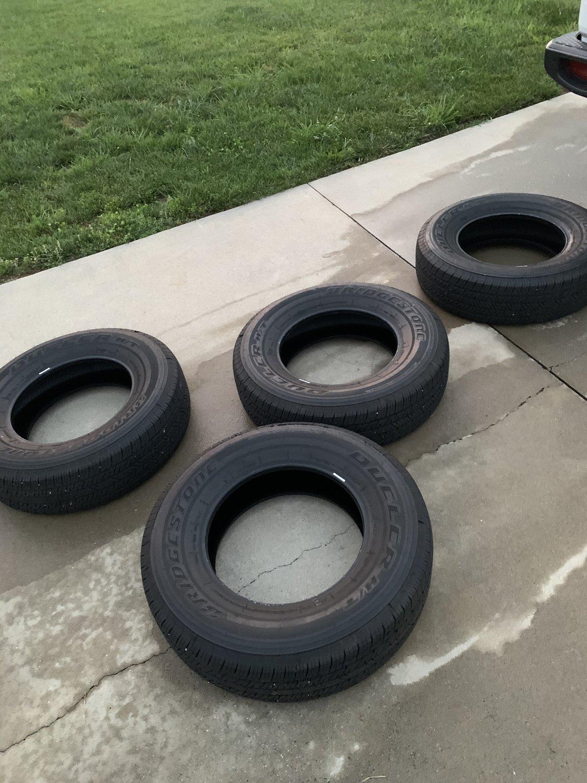 Jeep Gladiator Sport S Tires C1145E13-03A2-4A52-A04C-8A999856C93C