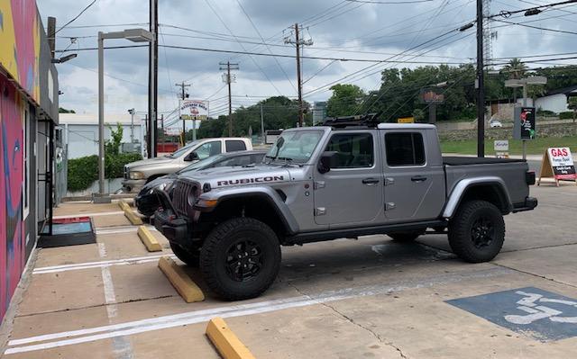 Jeep Gladiator Gladiators on Mopar 2" Lift Kit jeep2