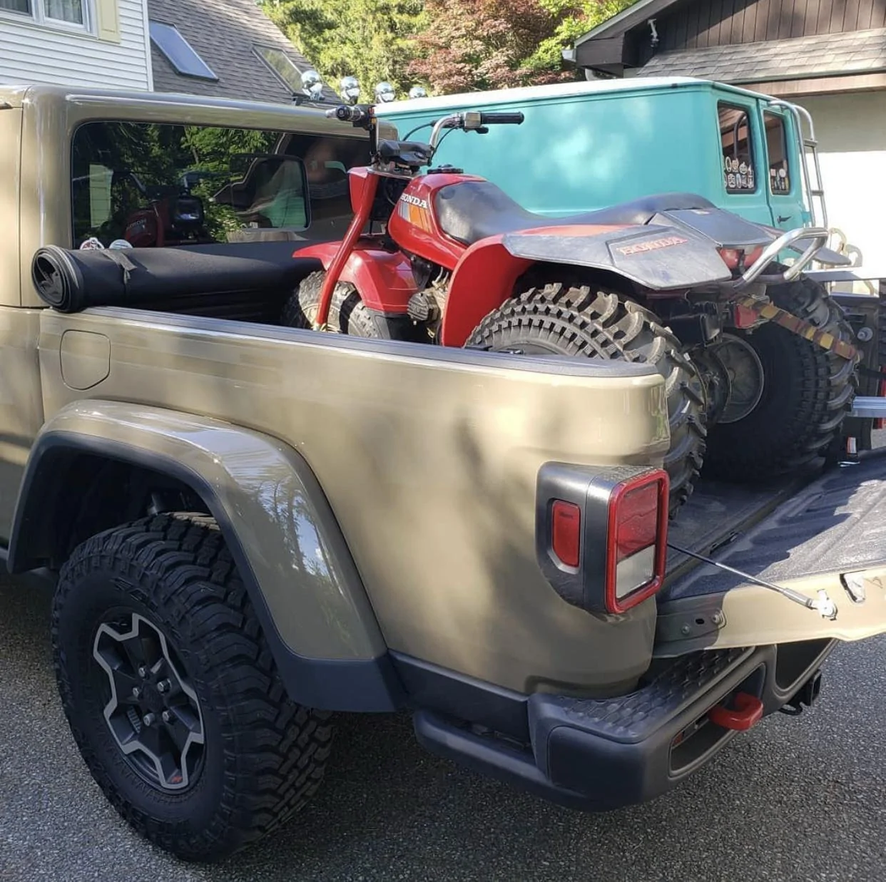 Jeep Gladiator Finally the bed hauling... F0D54C55-0AA2-42BC-861A-C3BC6196ECD6