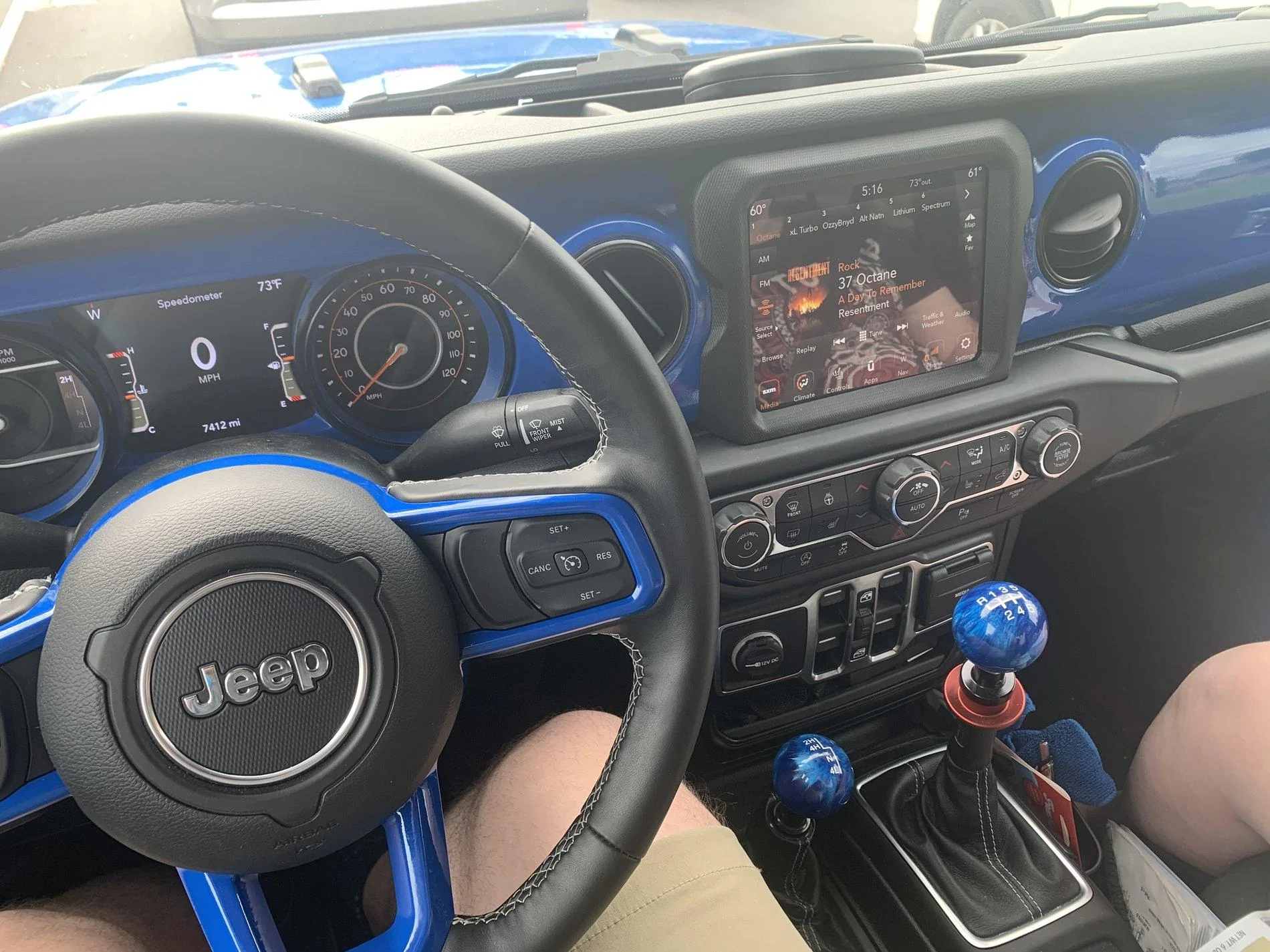 Jeep Gladiator Steering wheel disassembly CE860803-4AED-44FD-98A1-C294F131D826