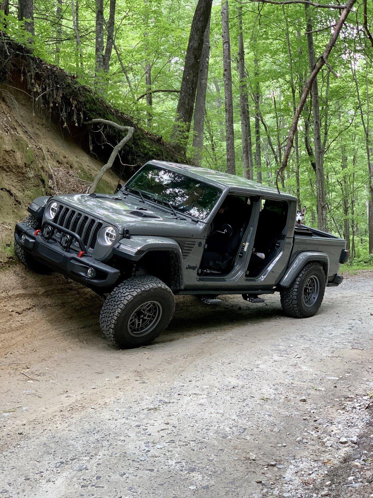 Jeep Gladiator Gladiator Flex pictures 6B03CF0E-2801-426F-B953-5737F047AD08