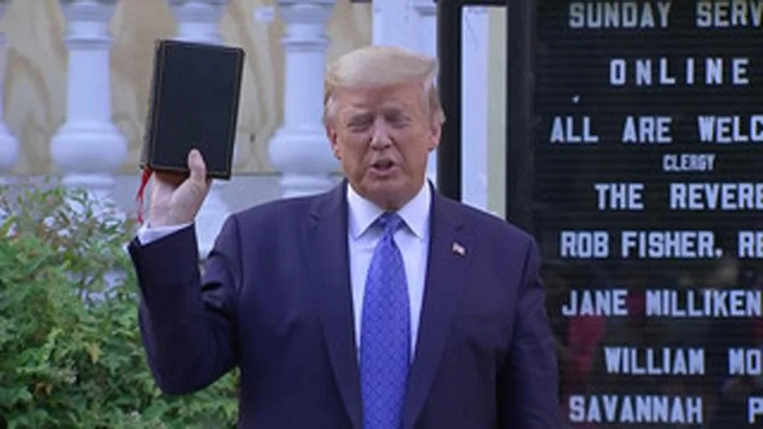 Jeep Gladiator ELECTION 2020 - Gladiator Style trump-holding-bibl