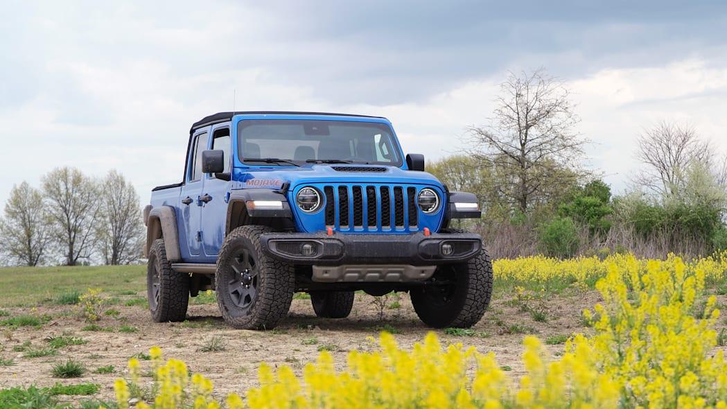 Jeep Gladiator 2020 Gladiator Mojave Review: For most buyers, the Mojave will make more sense than the Rubicon [Autoblog] 2020-jeep-gladiator-01