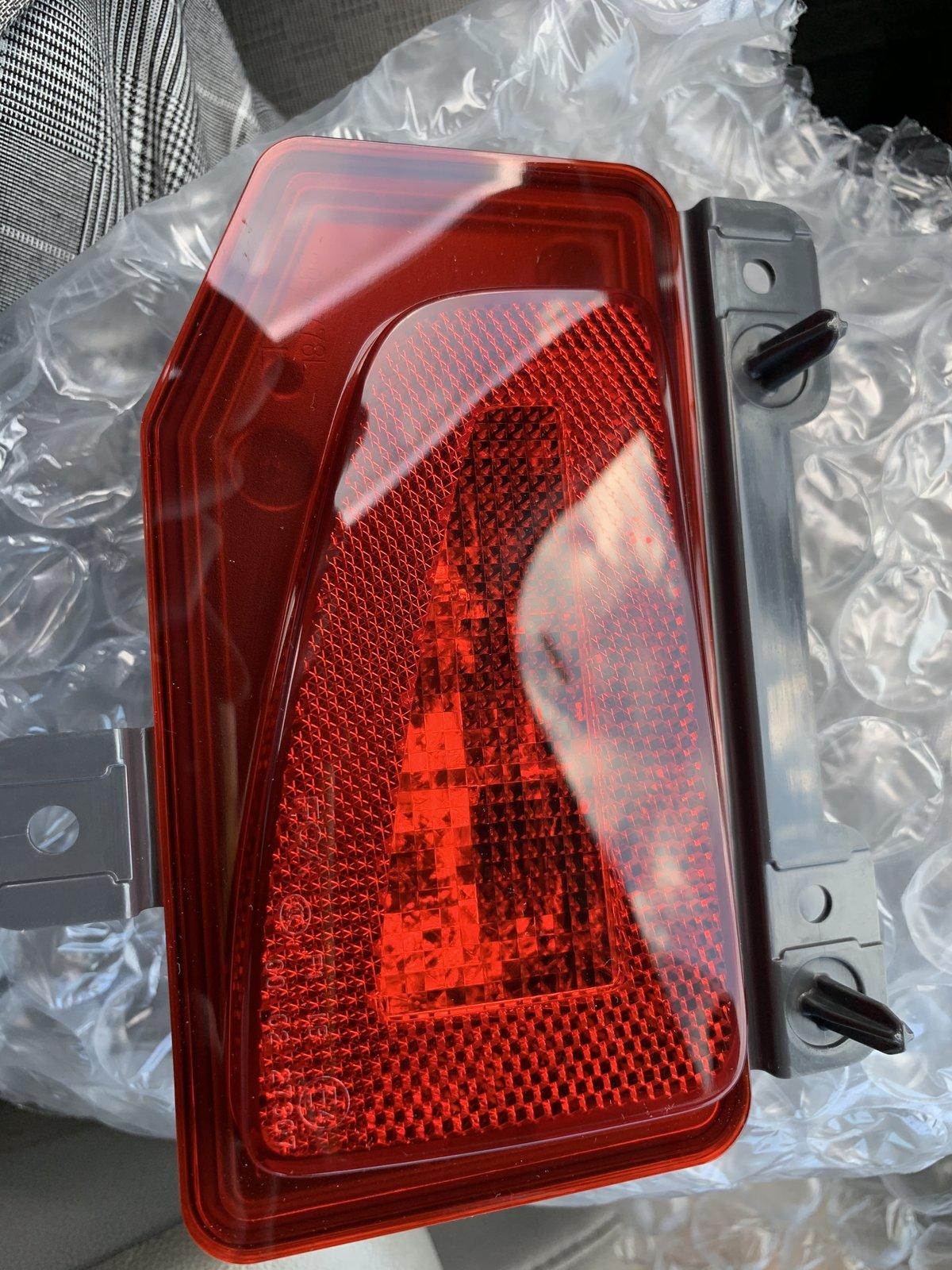 Jeep Gladiator What plug would plug in to this? DCDE143E-64F5-4EC4-9E8B-3C7878295857