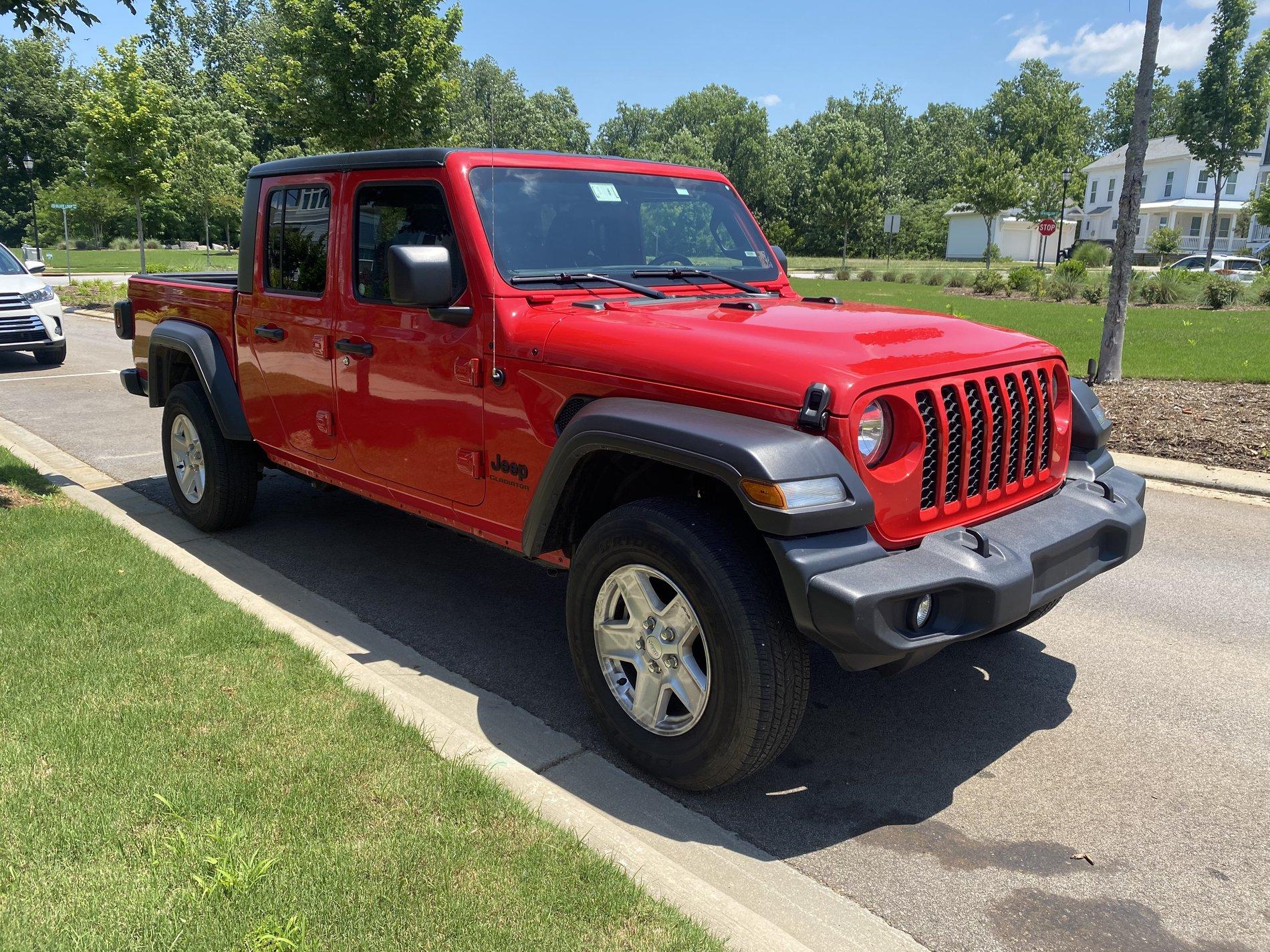 Jeep Gladiator Jeeps Parking Next To Jeeps 60186C0A-3869-484D-BB62-E8D8E269C804