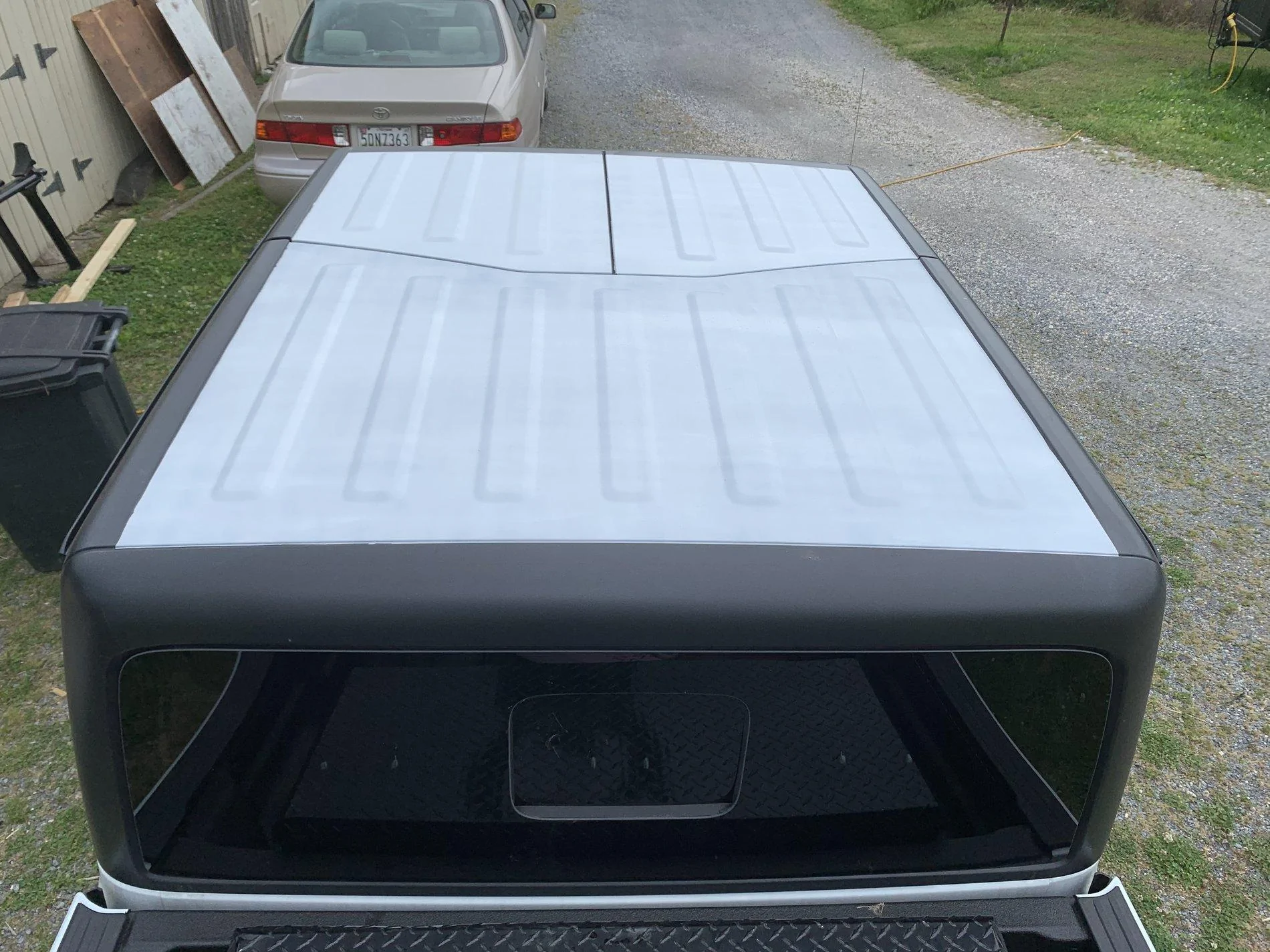 Jeep Gladiator Plasti-Dip'd the roof white this weekend IMG-0377