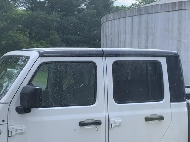 Jeep Gladiator Plasti-Dip'd the roof white this weekend C75DF139-5D7A-4235-8869-5FDF5A84F61E