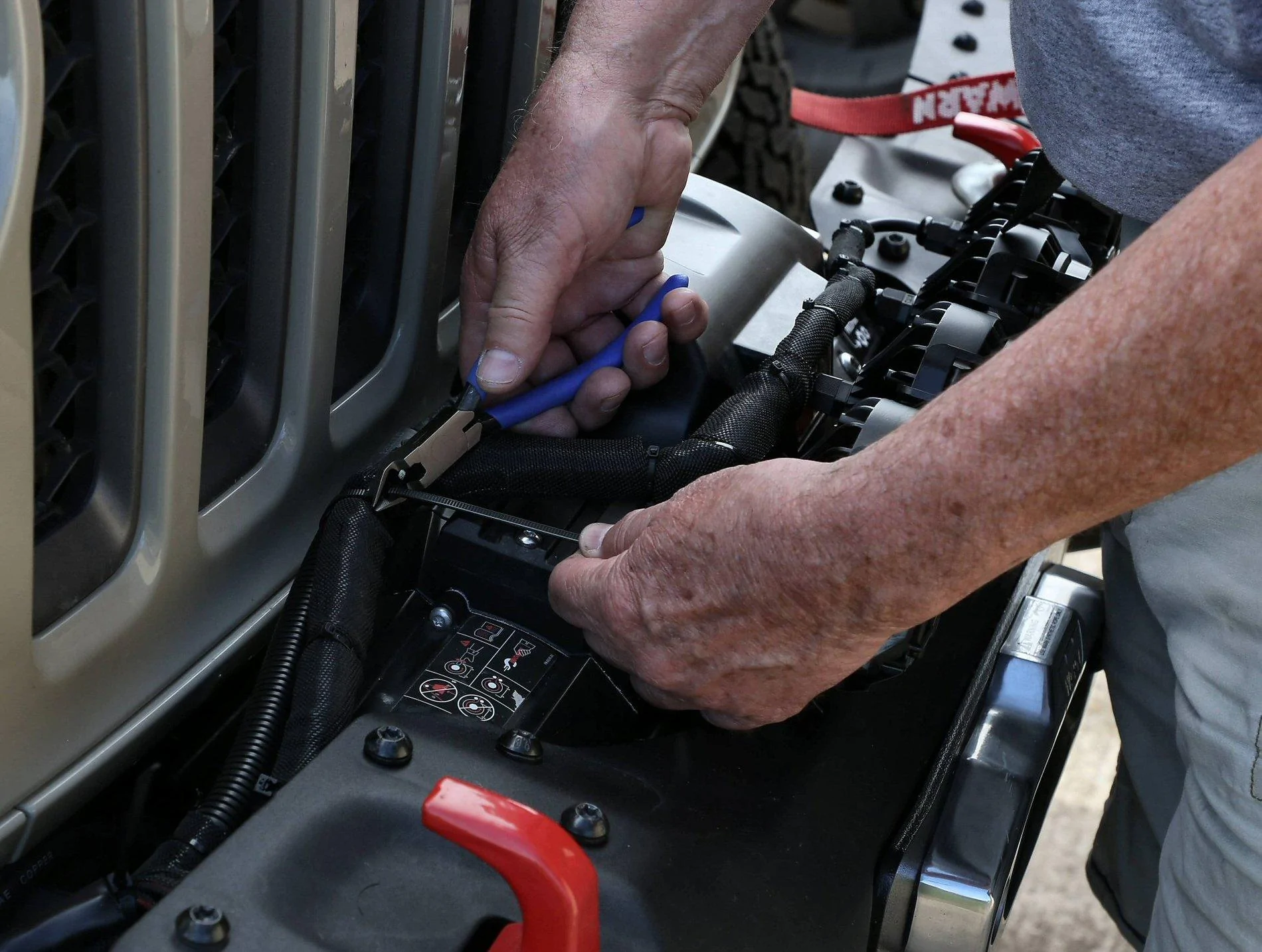 Jeep Gladiator What did you do TO your Gladiator today? [ADMIN WARNING: NO POLITICS, NO GUN TALK] Gladiator, Jun 20, 5_5335, Dressing Up the Wiring Harness