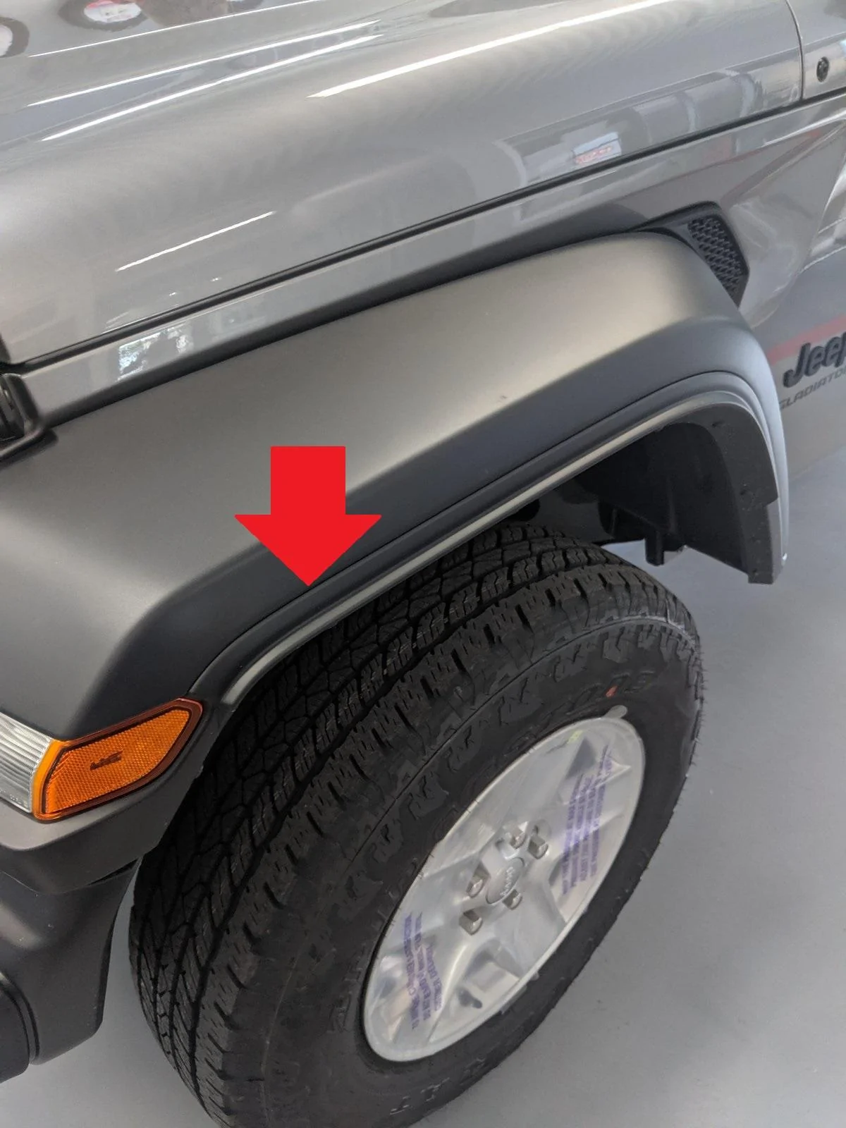 Jeep Gladiator Anyone Take the bottom trim off the Max Tow fenders? IMG_20190601_120108