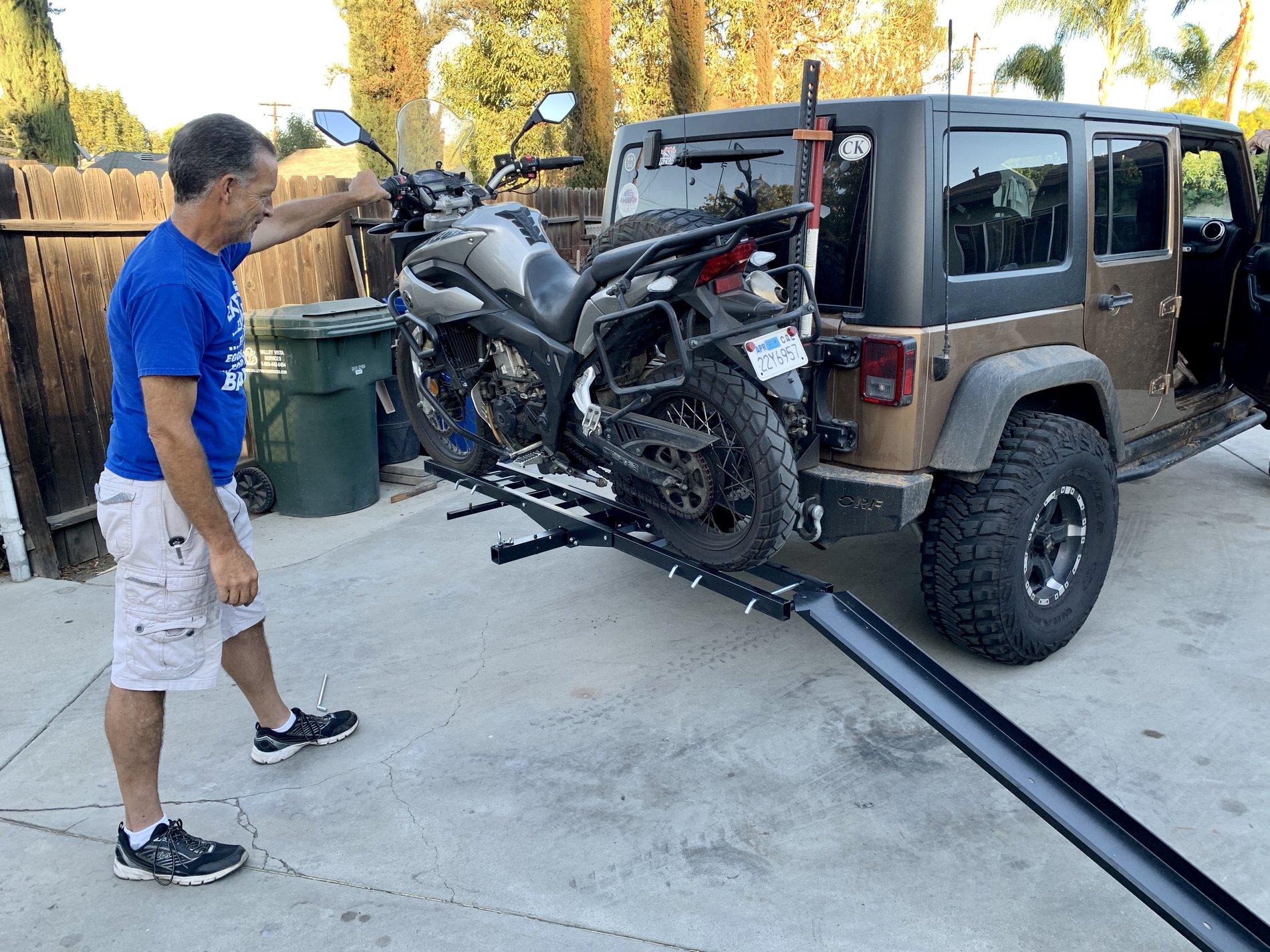 Jeep Gladiator Trailer Hitch Motorcycle Carrier Confusion IMG_2318