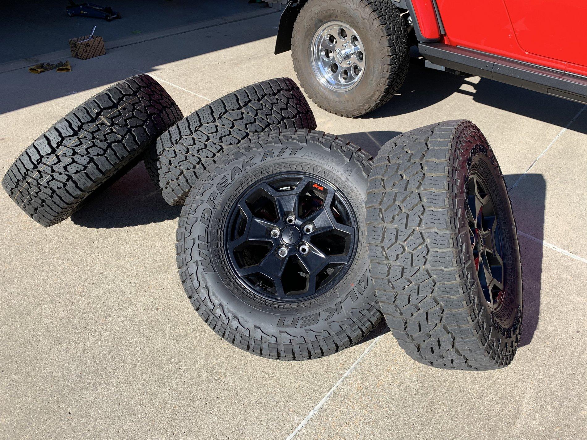 Jeep Gladiator Full Launch Edition set.  NW Iowa 294381BD-2D81-40AA-A88E-3FE2BE6B4AAC
