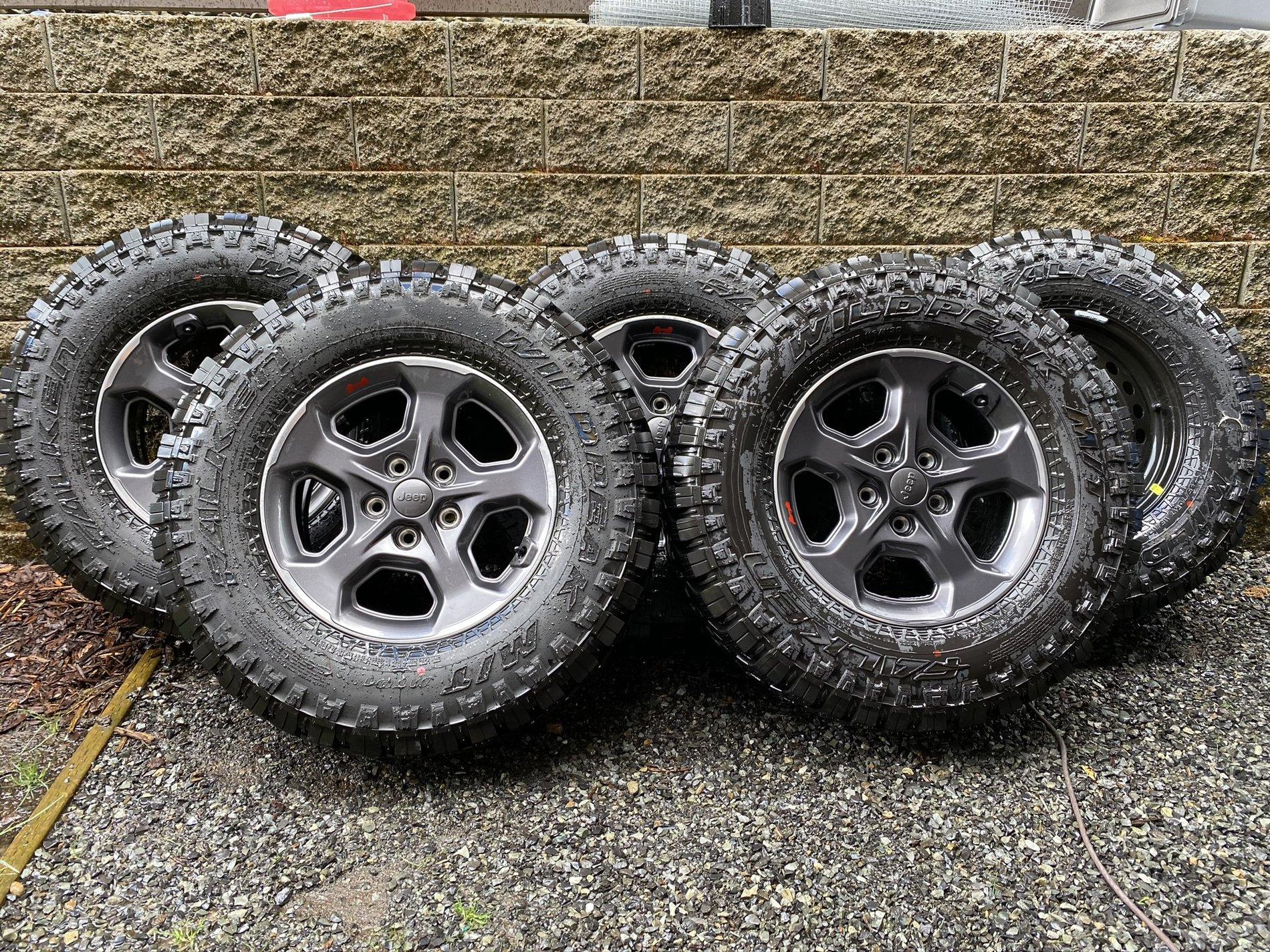 Jeep Gladiator JT Rubicon Takeoffs - 33" Wheels, Tires, TPMS Sensors & Lug Nuts (Only 500 miles) IMG_2207.JPEG