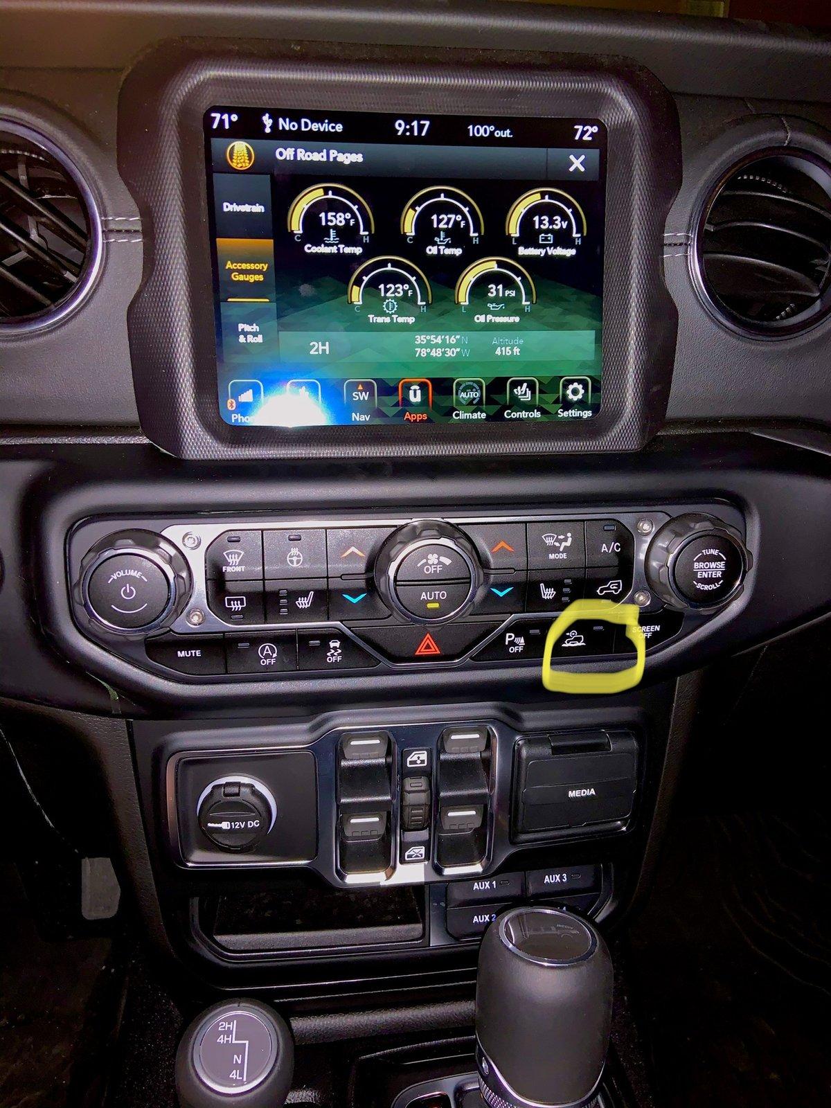 Jeep Gladiator Using selec-speed control as poor-man’s lockers. 9301CFB5-6EB2-4257-9CA7-AD451D14DC71