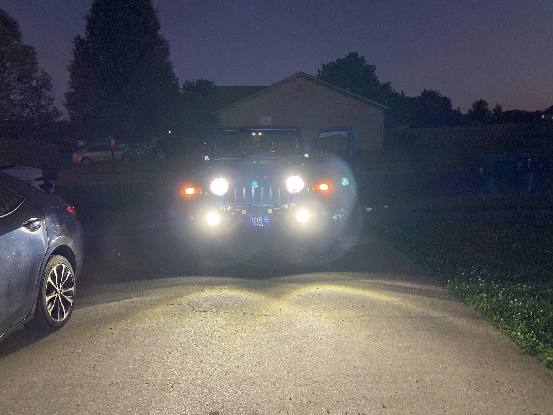 Jeep Gladiator LED Bulb Replacement - IT WORKS! 72F94E25-7146-4589-8426-F1DE465D1549
