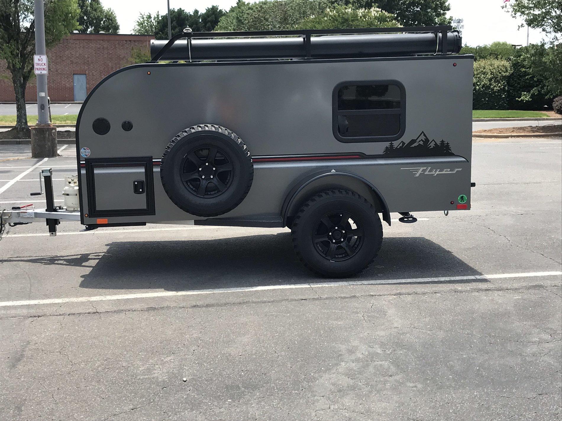 Jeep Gladiator **SOLD** 2019 Intech Flyer Pursue Off-Road Camper 27A33537-208D-4BD4-8CDE-25EEBC959D6F