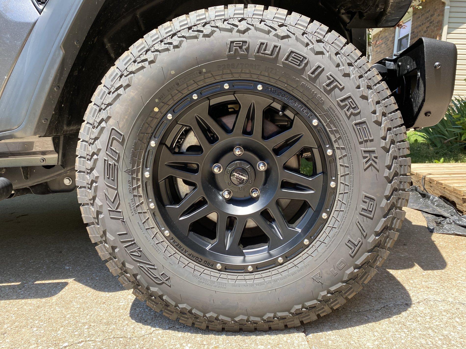Jeep Gladiator SHOW ME YOUR WHEELS! 3A43E25E-A350-4A91-9C7D-22161790F8B1