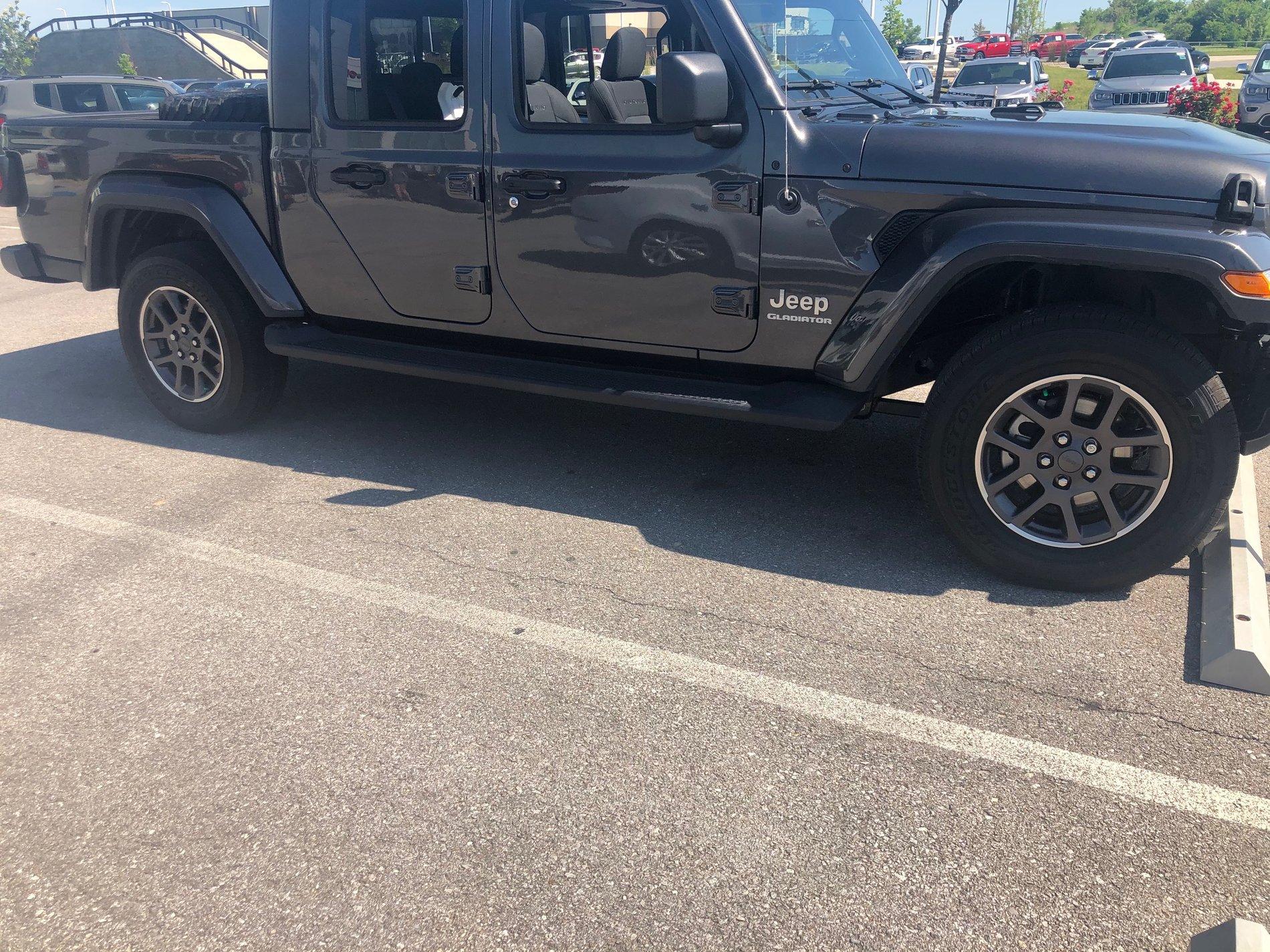 Jeep Gladiator FS: Gladiator Overland Wheels/Tires/Lug Nuts Takeoffs IMG_8242