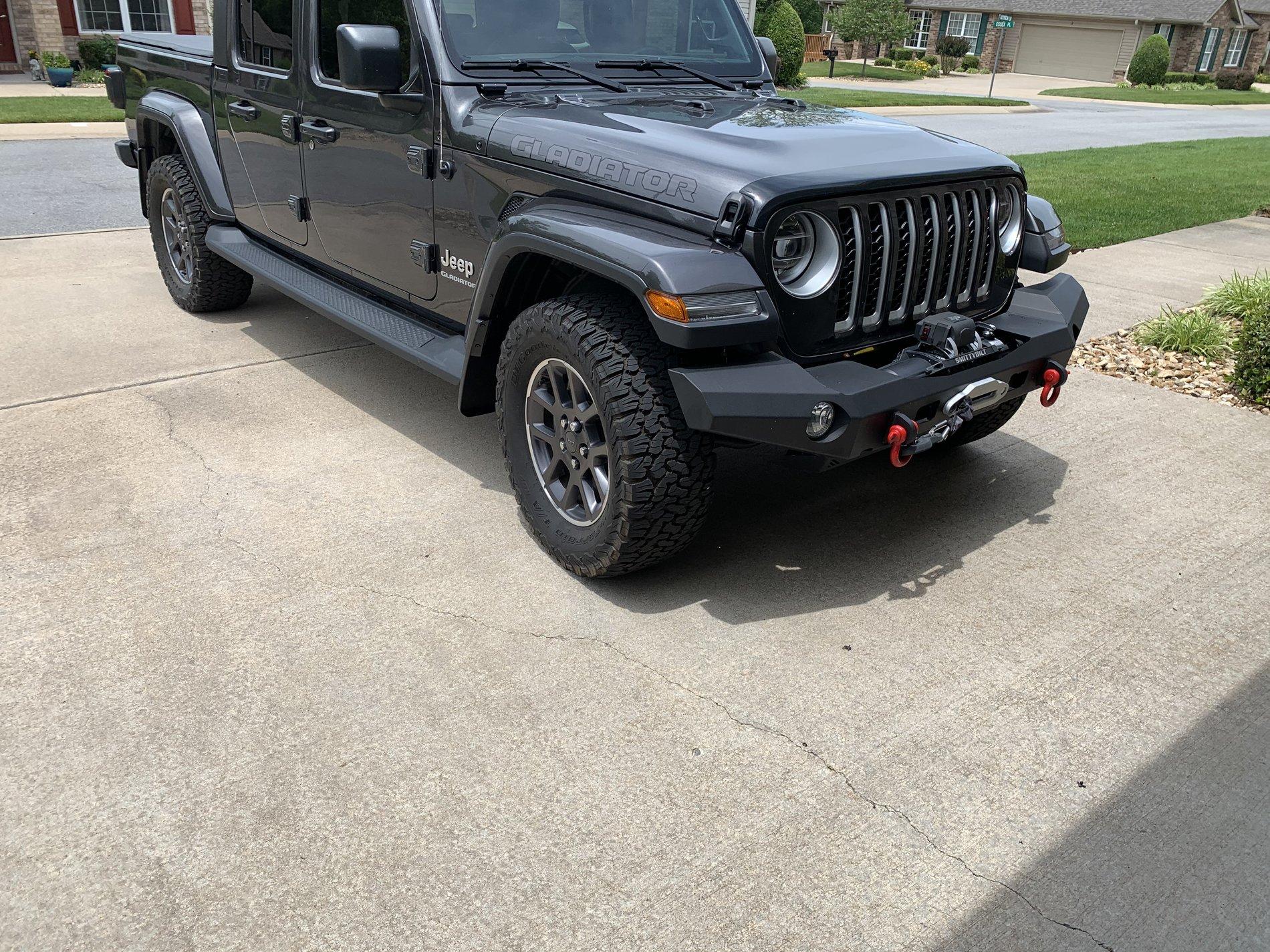 Jeep Gladiator Front inner fender liner flapping in the wind? IMG_1418