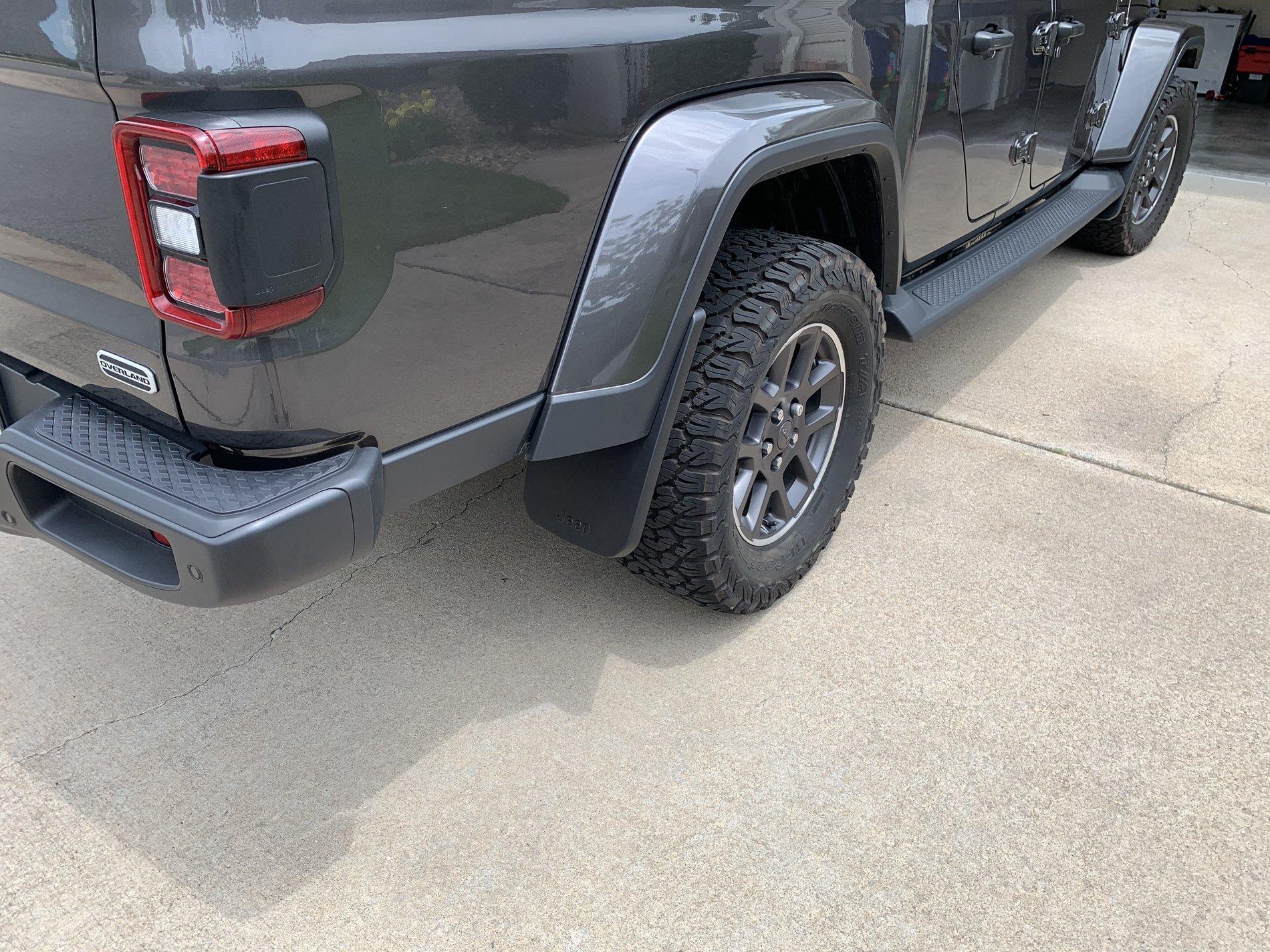 Jeep Gladiator Front inner fender liner flapping in the wind? IMG_1422