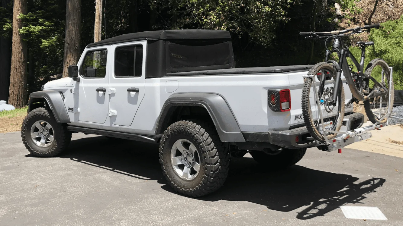 Jeep Gladiator Greg’s white JT max tow 0E833475-9022-4F1B-9435-D3063A13F8BB
