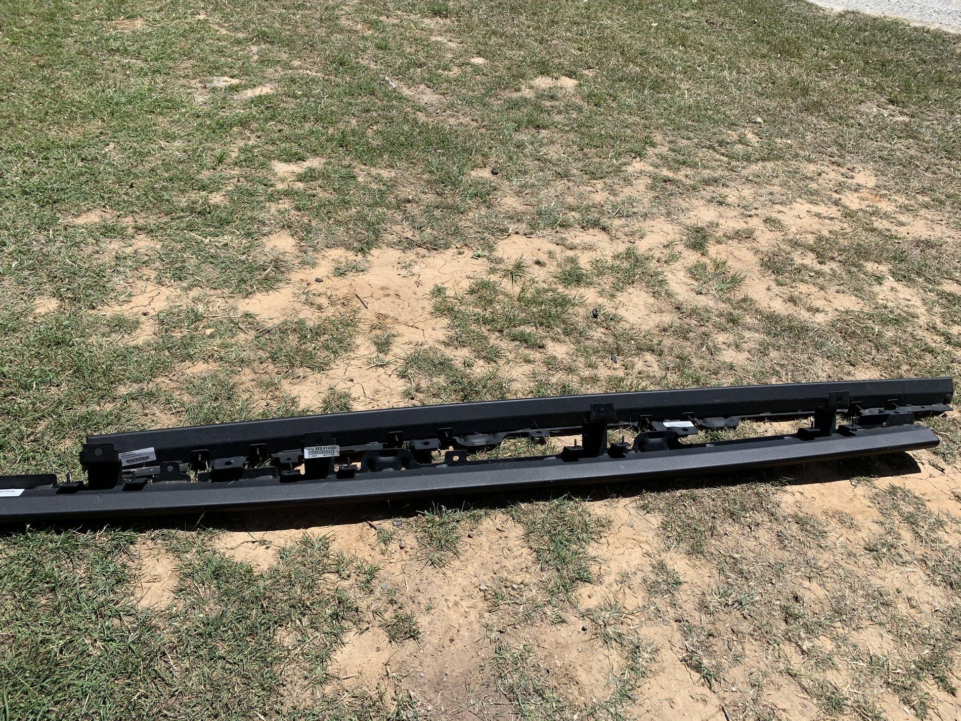 Jeep Gladiator Gladiator Rock Rails F335DB11-C803-4305-A54E-753DC53E1809