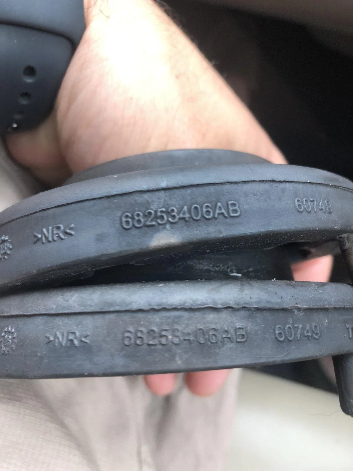 Jeep Gladiator Different front spring isolators? 27794A00-D5EC-4F3B-A7D7-3491CF99AD4D