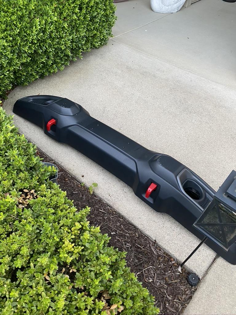 Jeep Gladiator OEM Rubicon front bumper 318C8E66-C4D2-4937-A926-EACD37F4CD43_1_105_c