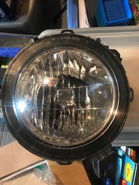 Jeep Gladiator OEM Halogen Headlights unnamed (2)