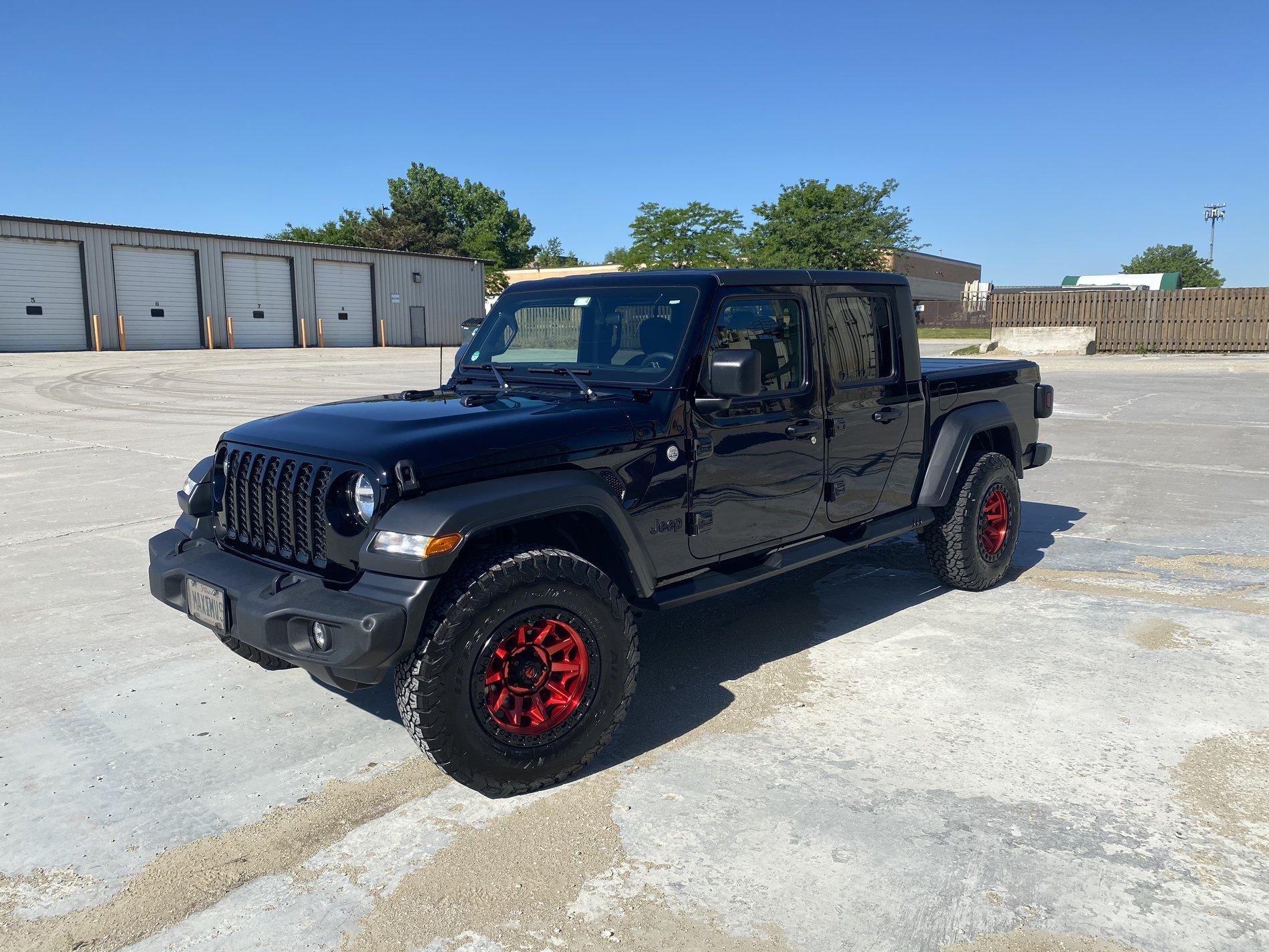 Jeep Gladiator Black is played out, let's see some colored rims IMG_2472 copy