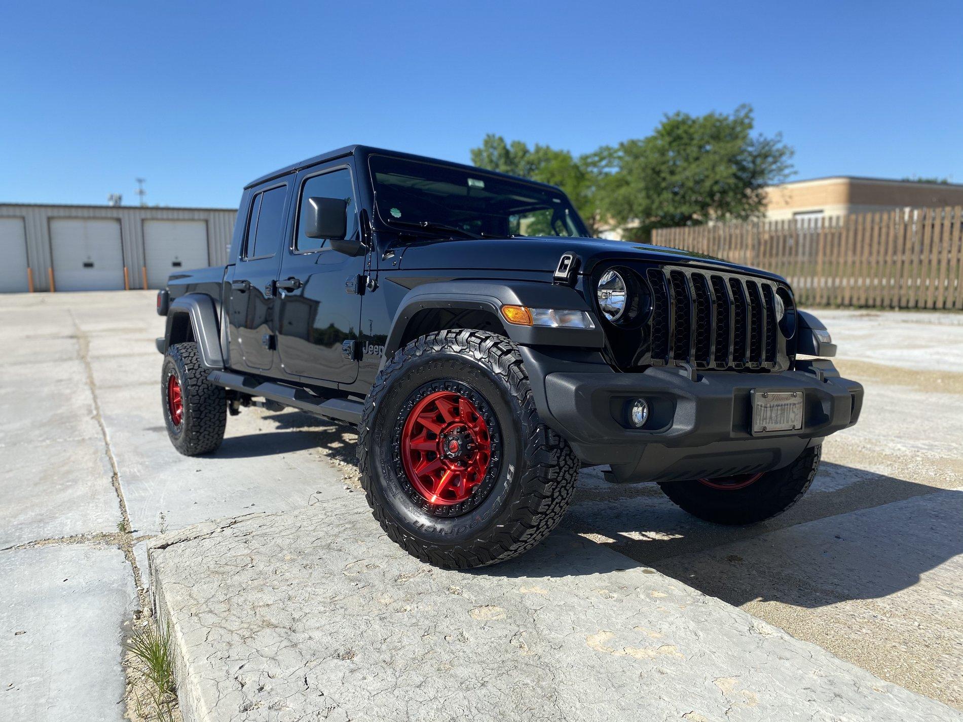 Jeep Gladiator Black is played out, let's see some colored rims IMG_2484
