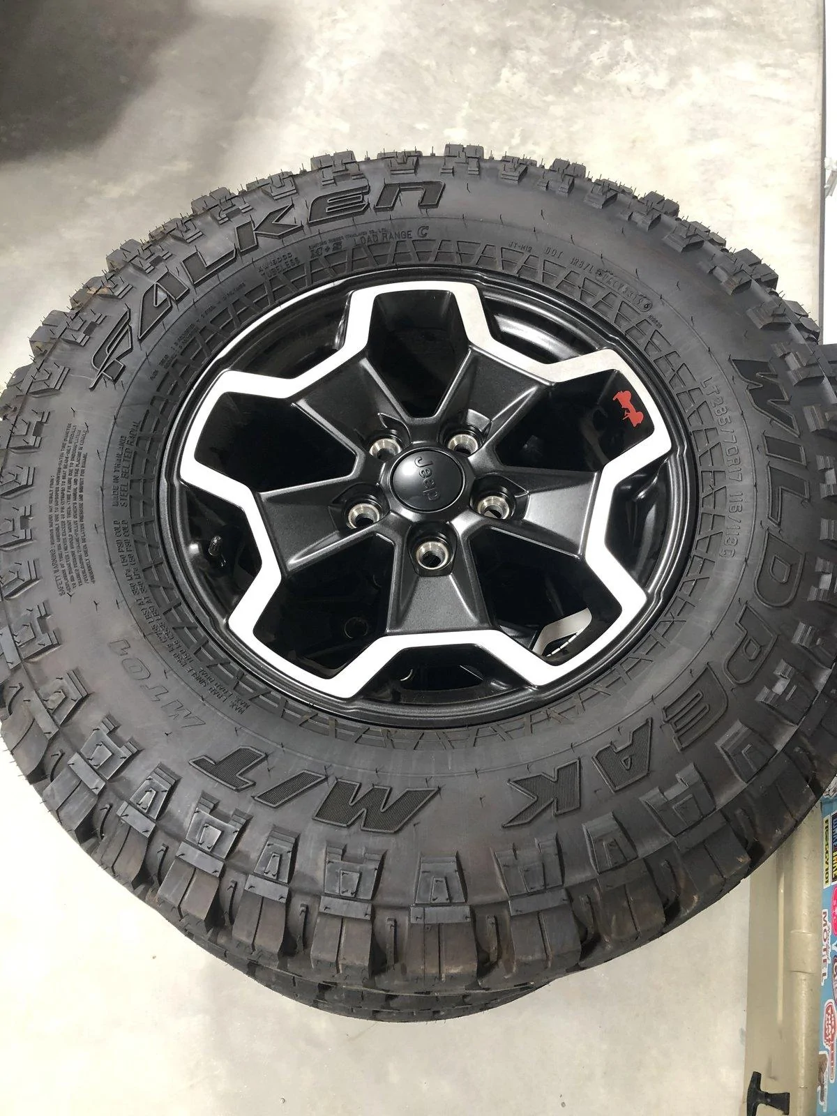 Jeep Gladiator Gladiator Rubicon wheels and tires 22A75006-09C1-4D79-B168-BDC6865A8598