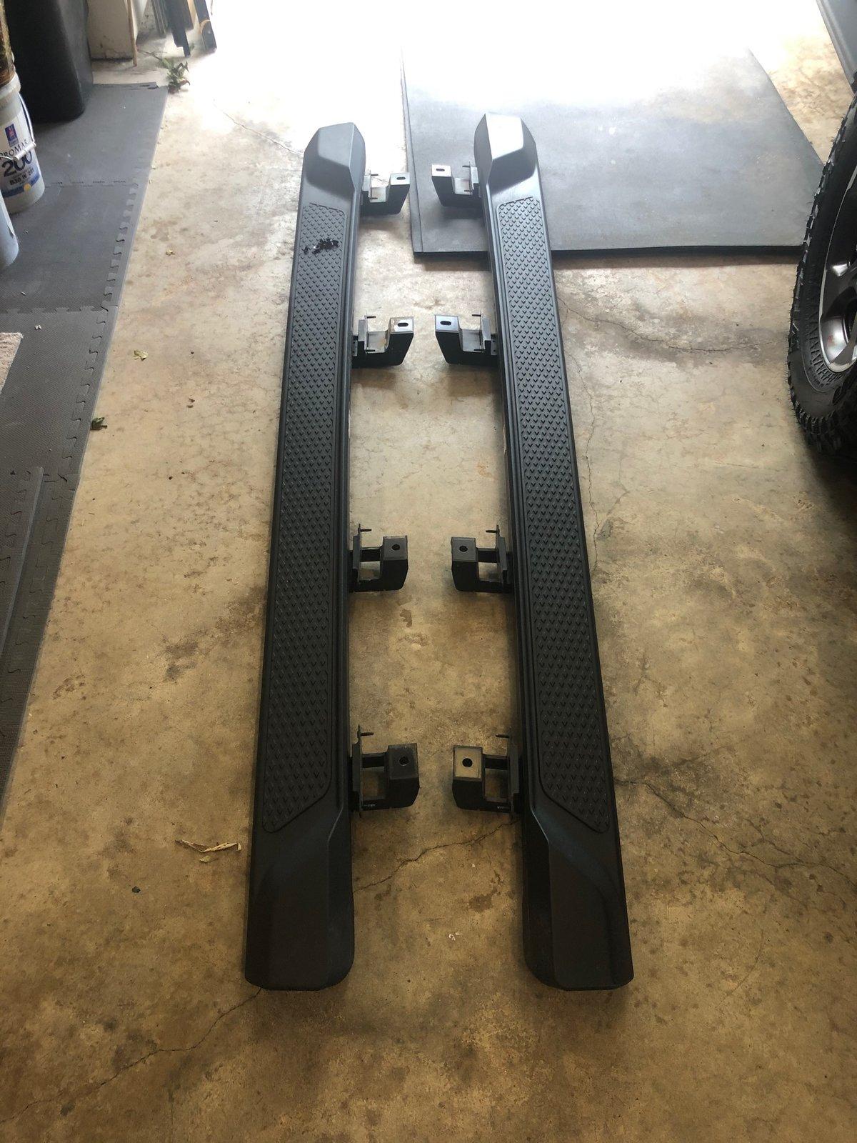 Jeep Gladiator Kansas City, FS: MOPAR Side Steps - SOLD Side Steps