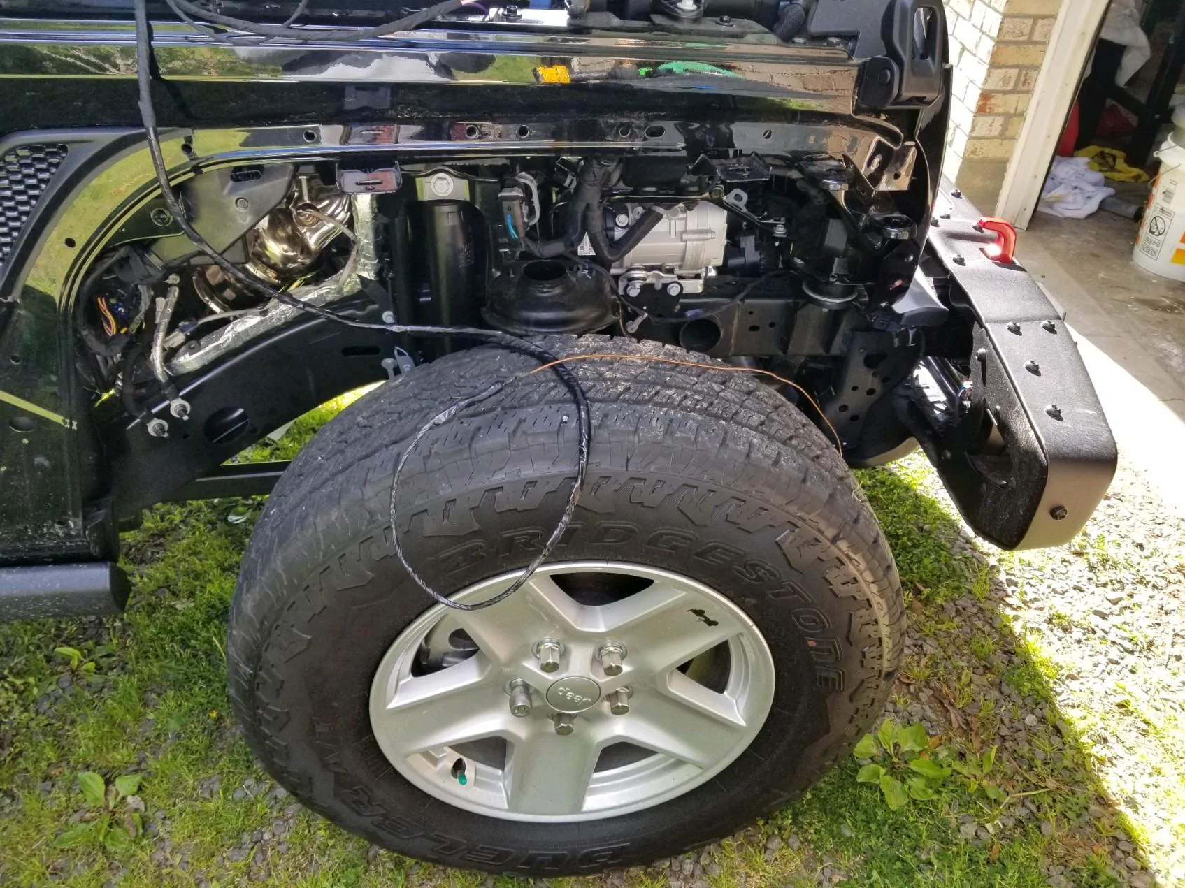Jeep Gladiator Rubiclone Lunch Addition Aux wire feed
