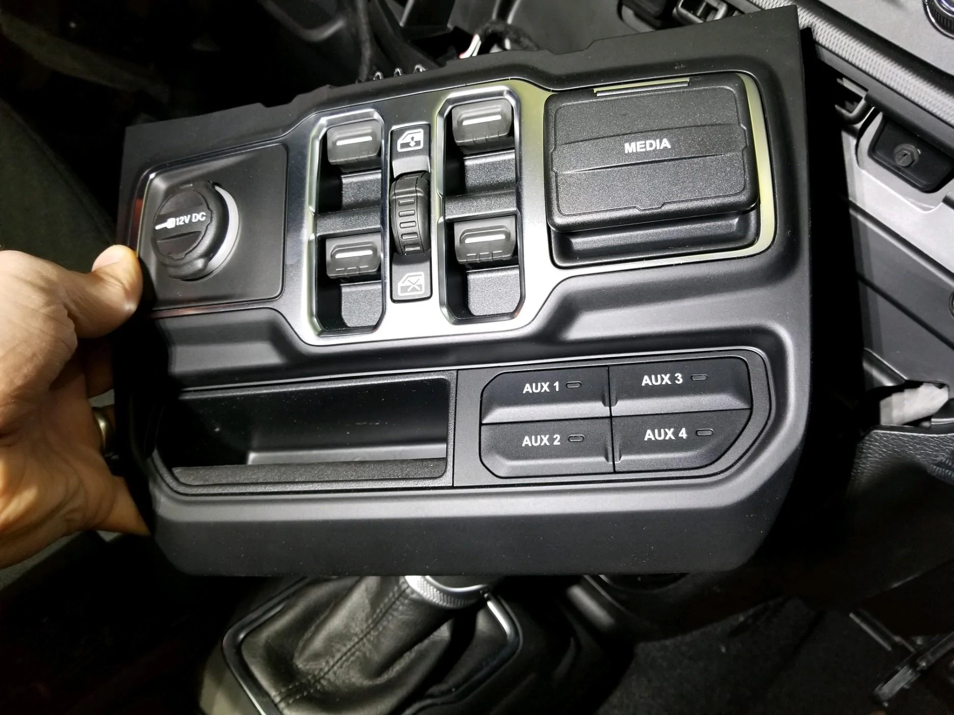 Jeep Gladiator Rubiclone Lunch Addition Aux switch in panel