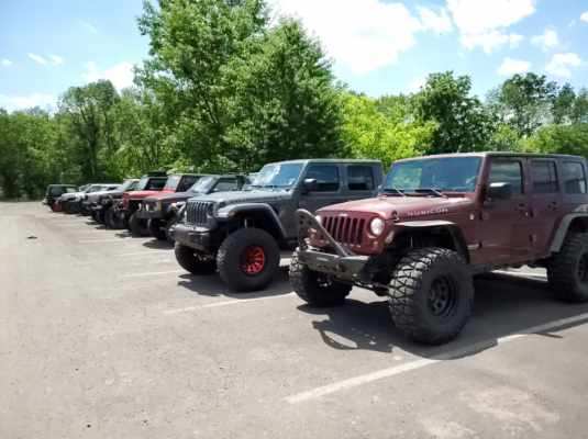Jeep Gladiator Jeeps Parking Next To Jeeps 22690