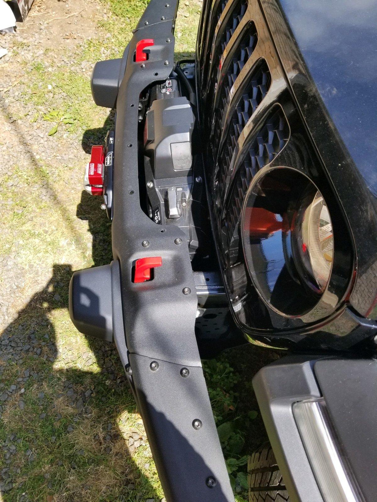 Jeep Gladiator Rubiclone Lunch Addition Winch in to