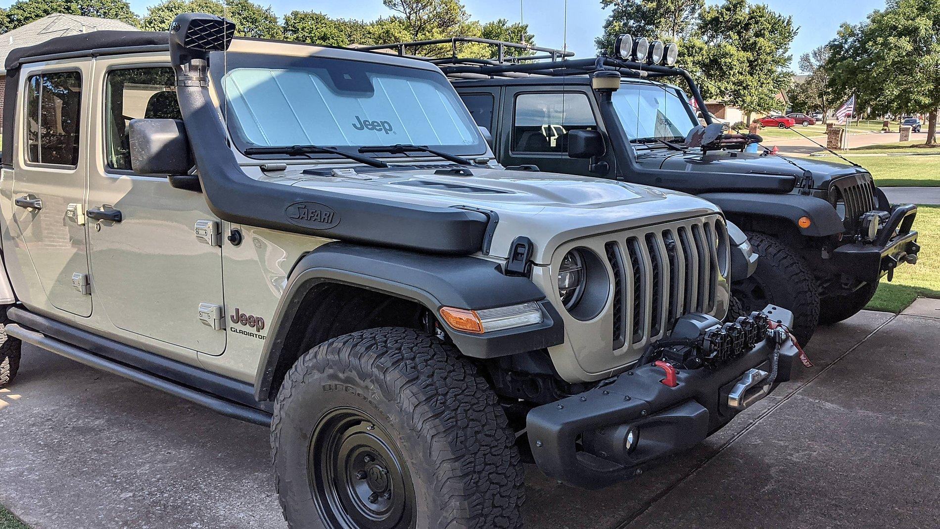 Jeep Gladiator Premium vs standard soft top Gladiator, Jun 20, CP_171435, 12 Hours After Start