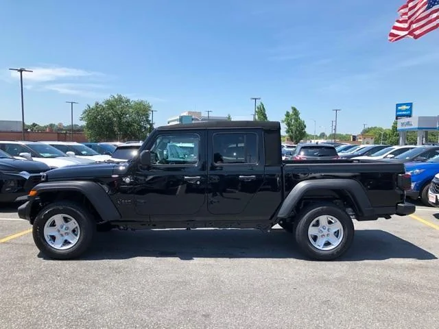 Jeep Gladiator Base -Sport- manual Gladiator? 7107DA1E-D26B-4FDA-889B-F128F1BCCE99