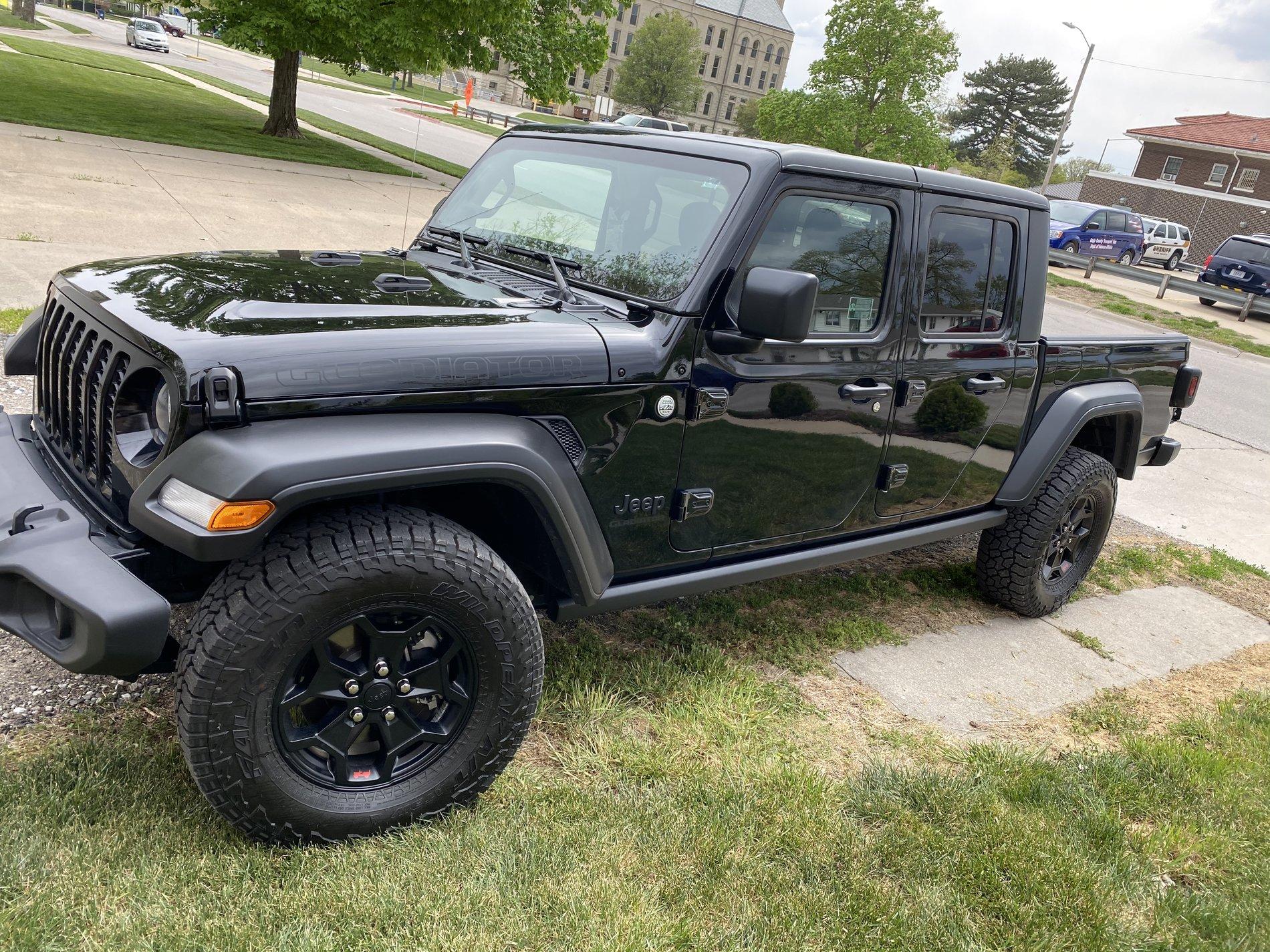 Jeep Gladiator Base -Sport- manual Gladiator? 1055C8F7-67E9-47AB-AF05-06CF38449653
