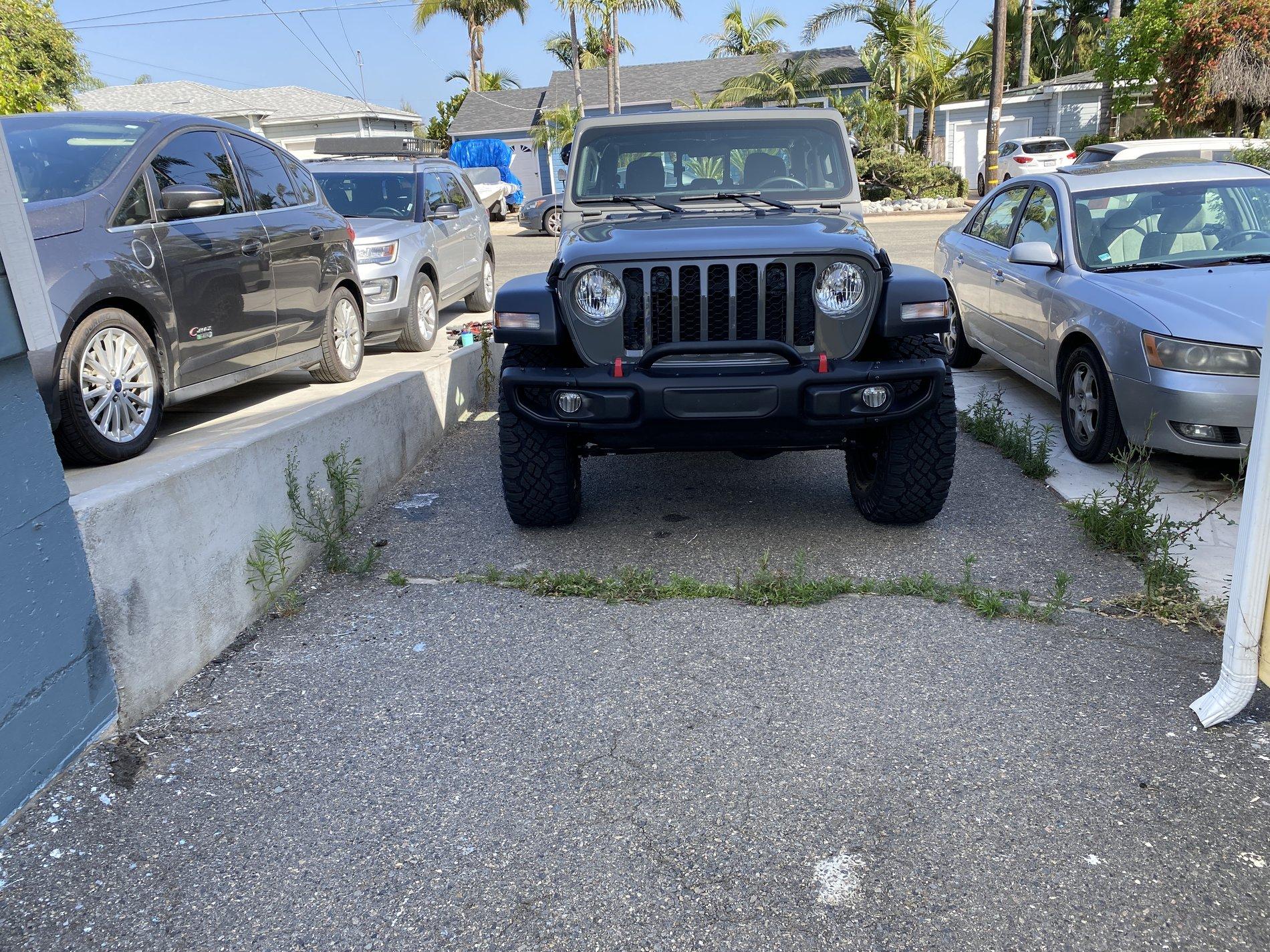 Jeep Gladiator Base -Sport- manual Gladiator? C4AFF746-5848-4248-A173-FA1FC19A2F59