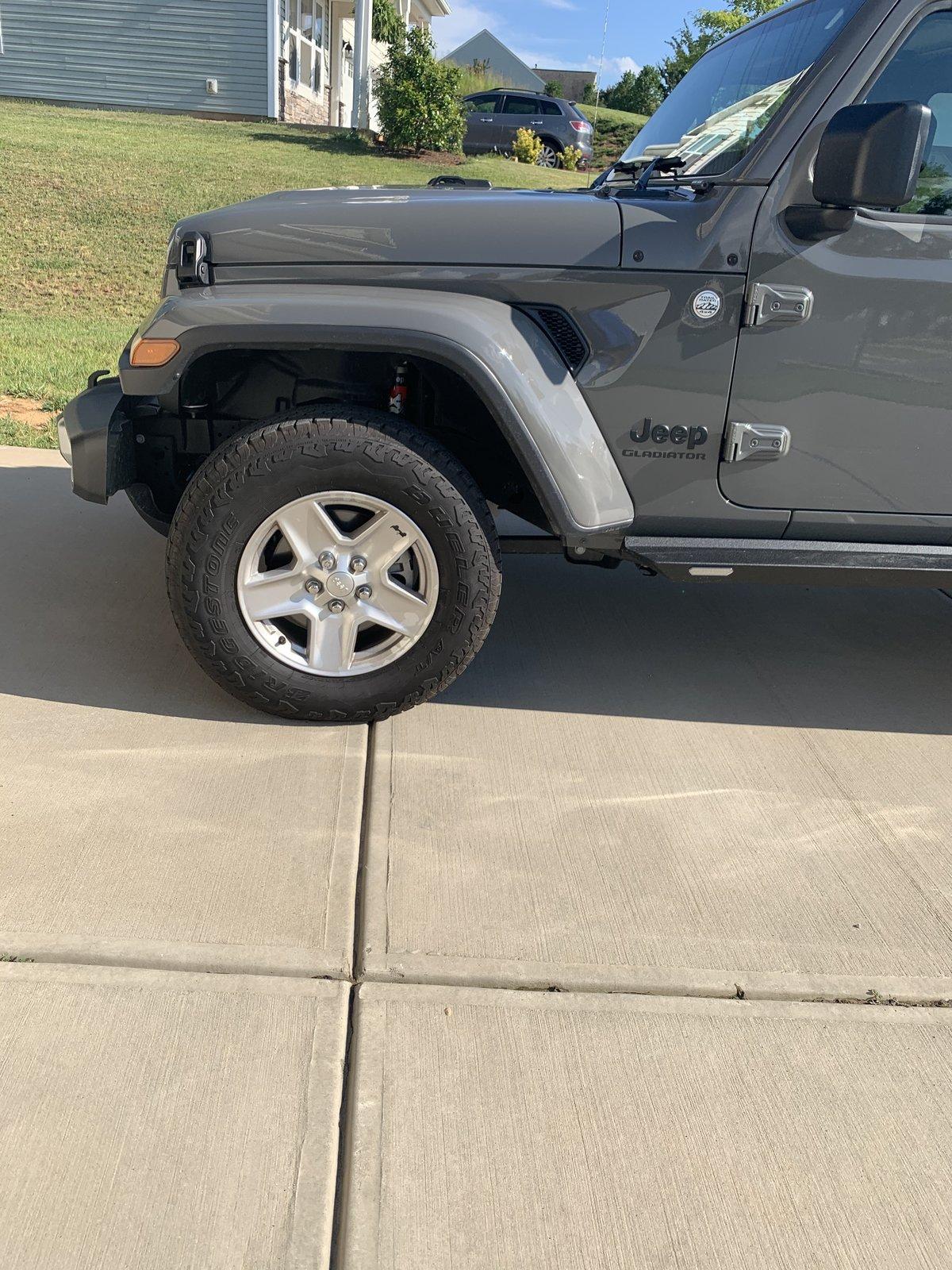Jeep Gladiator Rubicon to Sport S suspension swap 34973950-CE6F-49A5-8A3A-994DAF0C3AF5