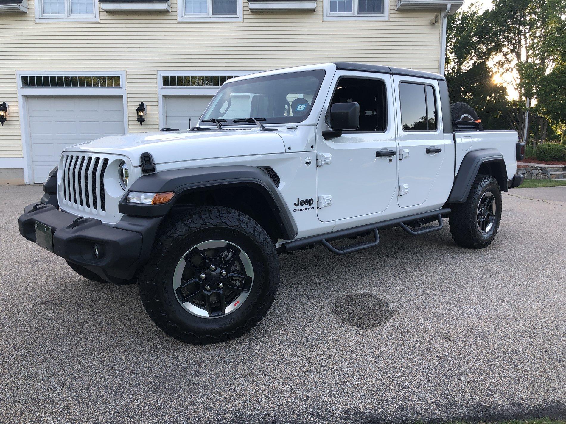 Jeep Gladiator BRIGHT WHITE Gladiator JT Club IMG_8059.JPG