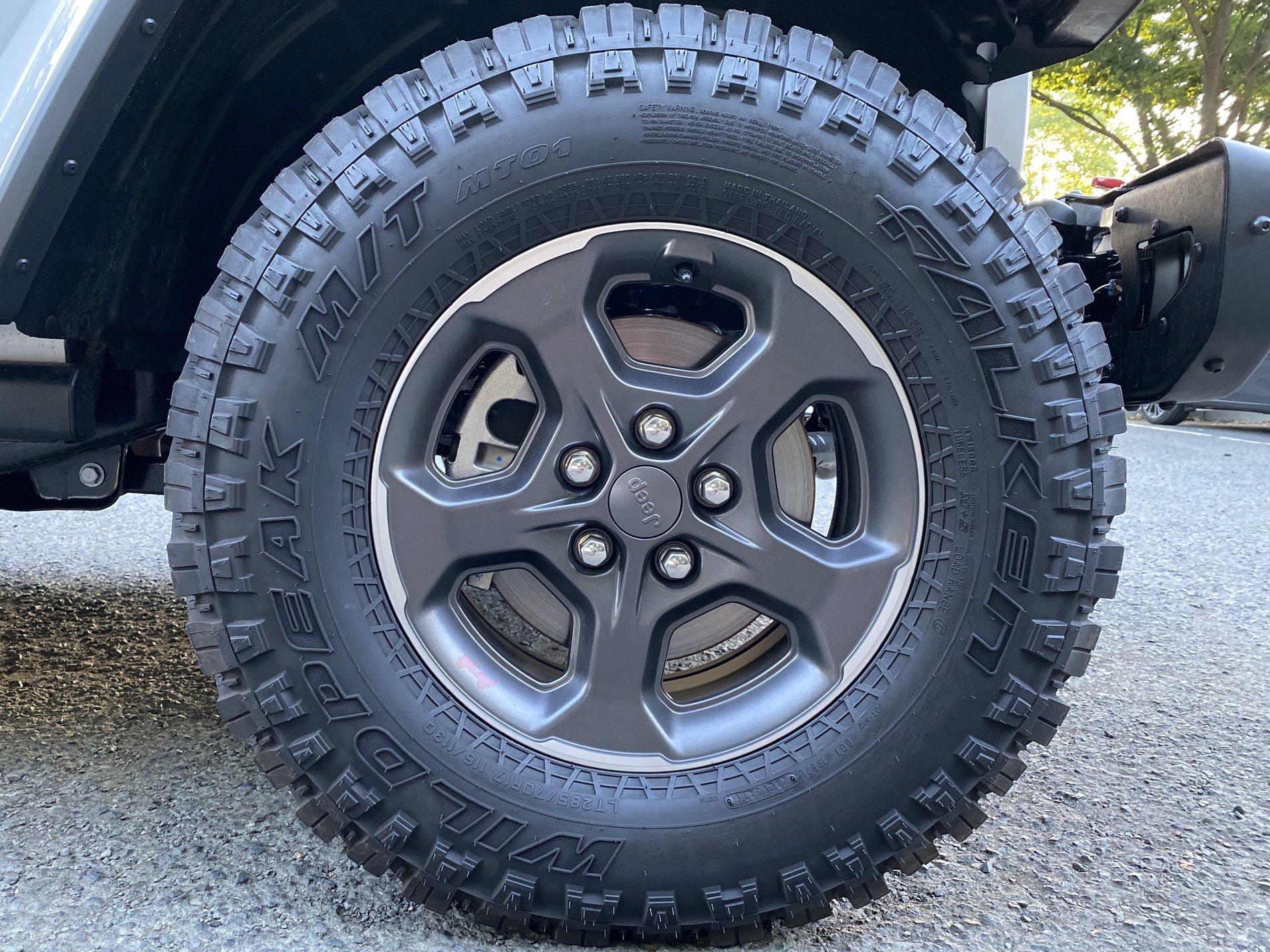 Jeep Gladiator Rubicon Tires and Wheels A2D8C858-120A-4085-9642-B038AB691354