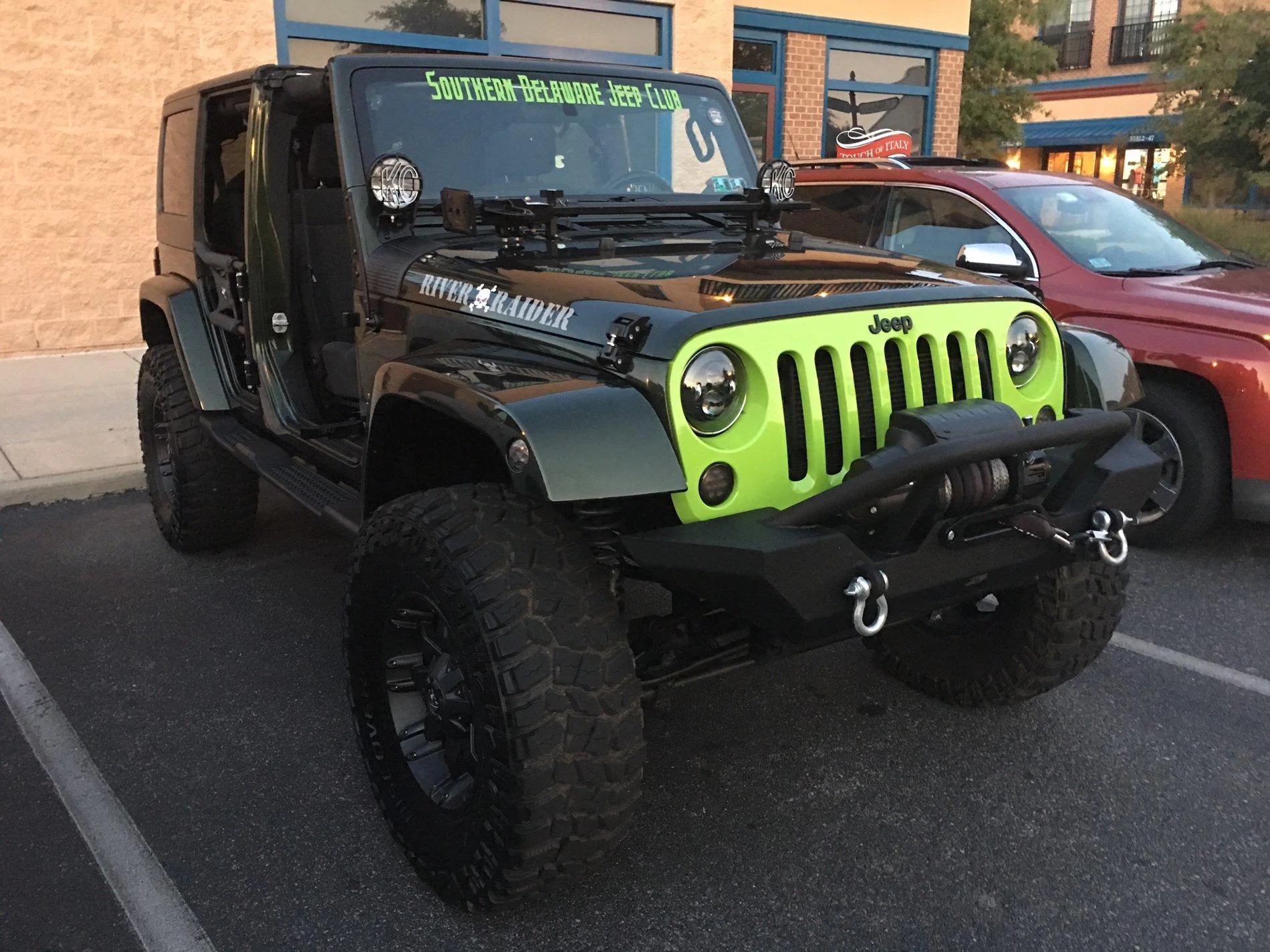 Jeep Gladiator Punkin for black grill swap A44666B9-36D9-4B26-840D-CF76E8C2C919